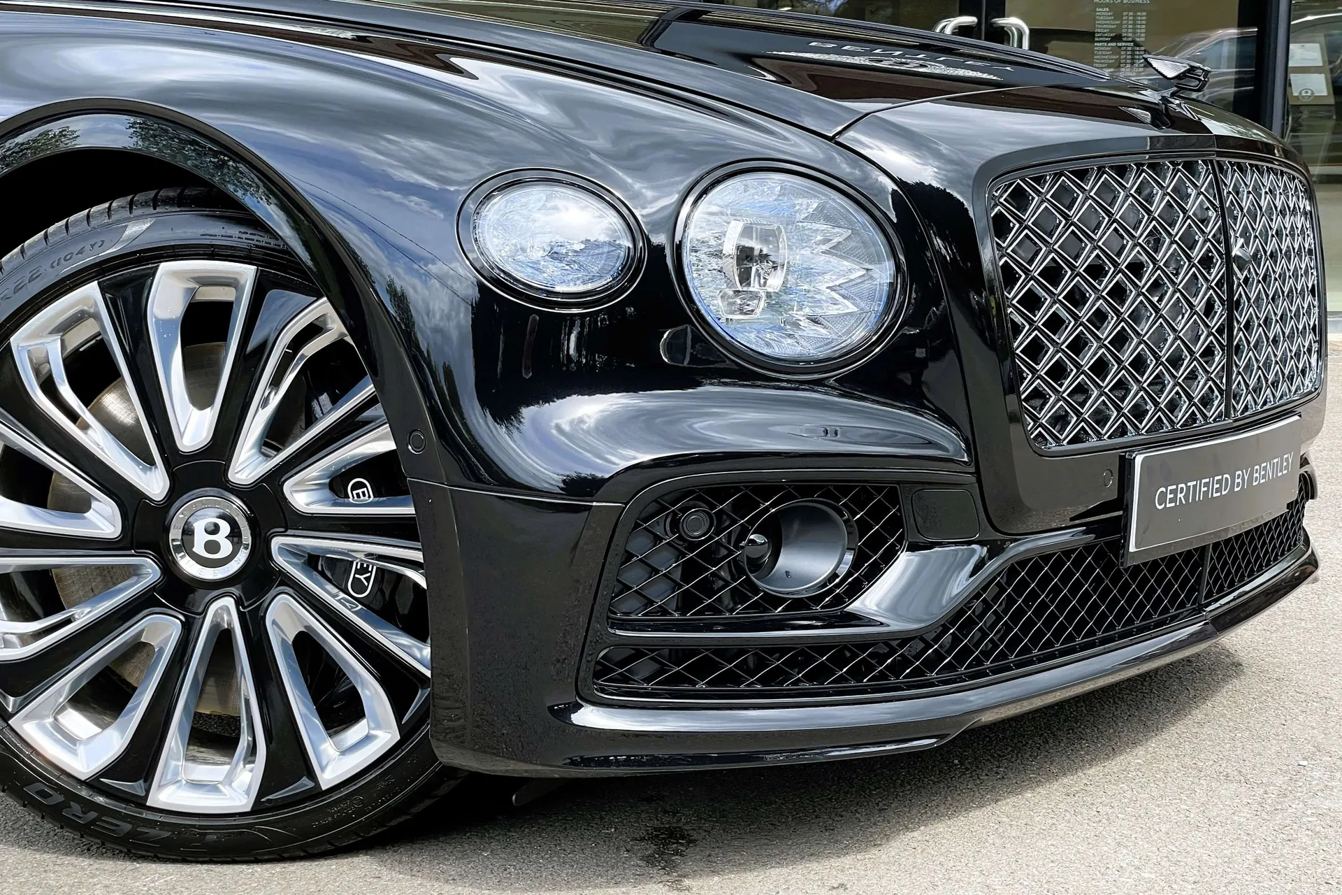 Bentley FLYING SPUR thumbnail image number 6