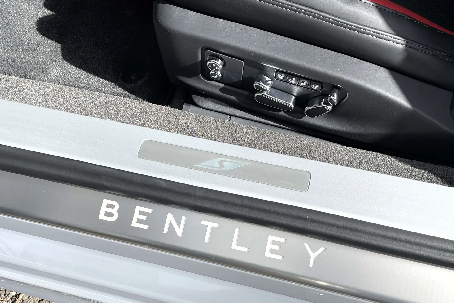 Bentley Continental thumbnail image number 25