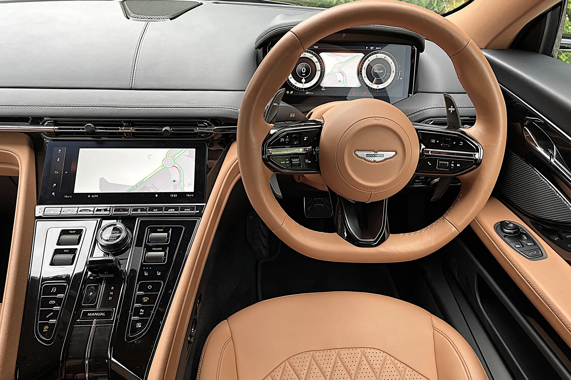 Aston Martin DB12 thumbnail image number 29