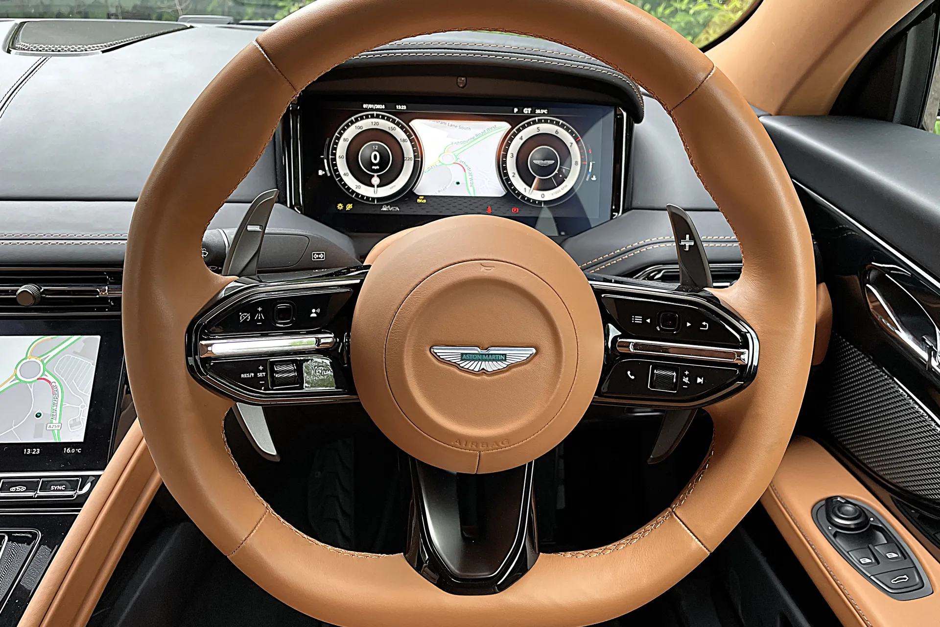 Aston Martin DB12 thumbnail image number 30