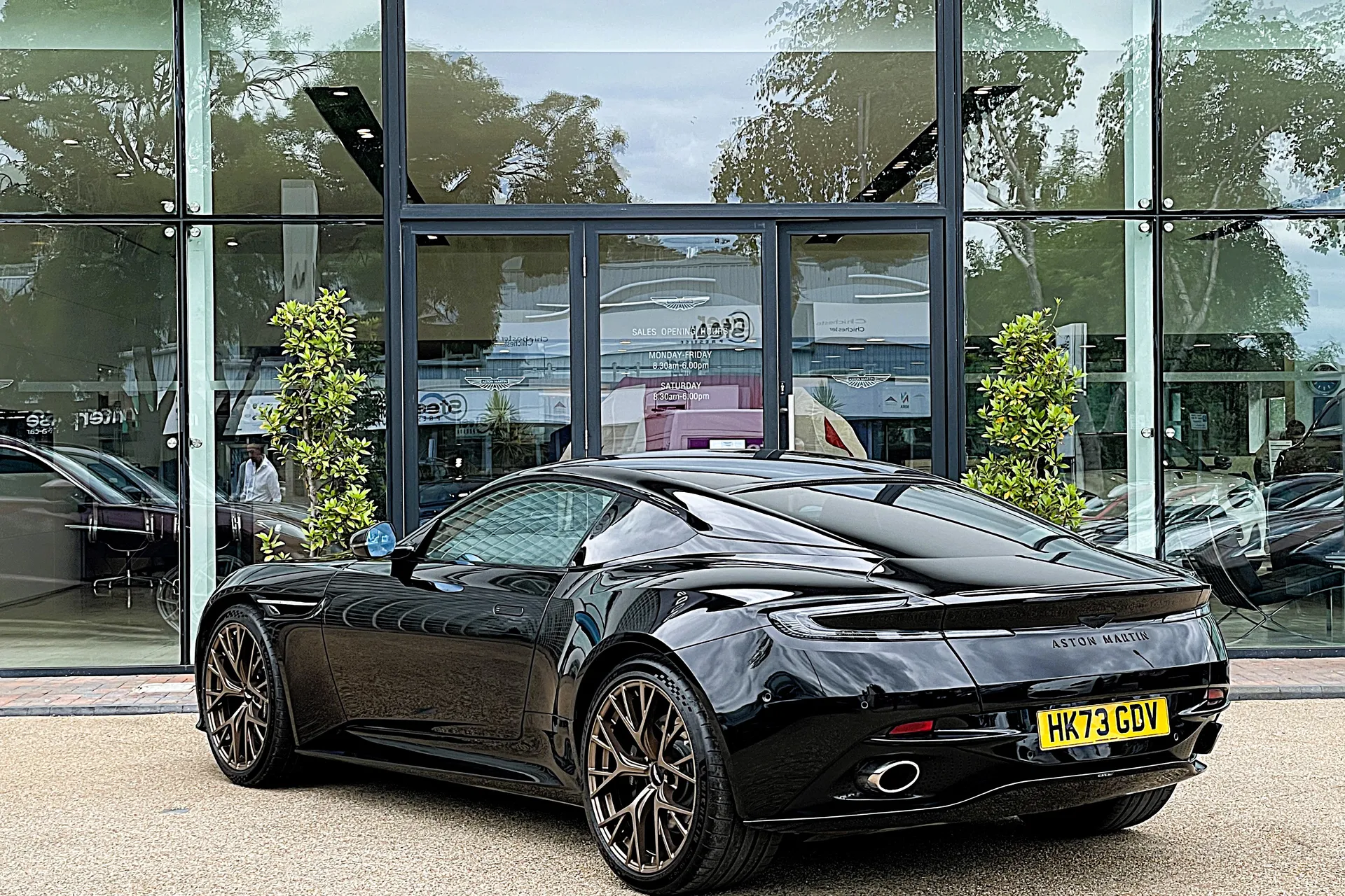 Aston Martin DB12 thumbnail image number 17