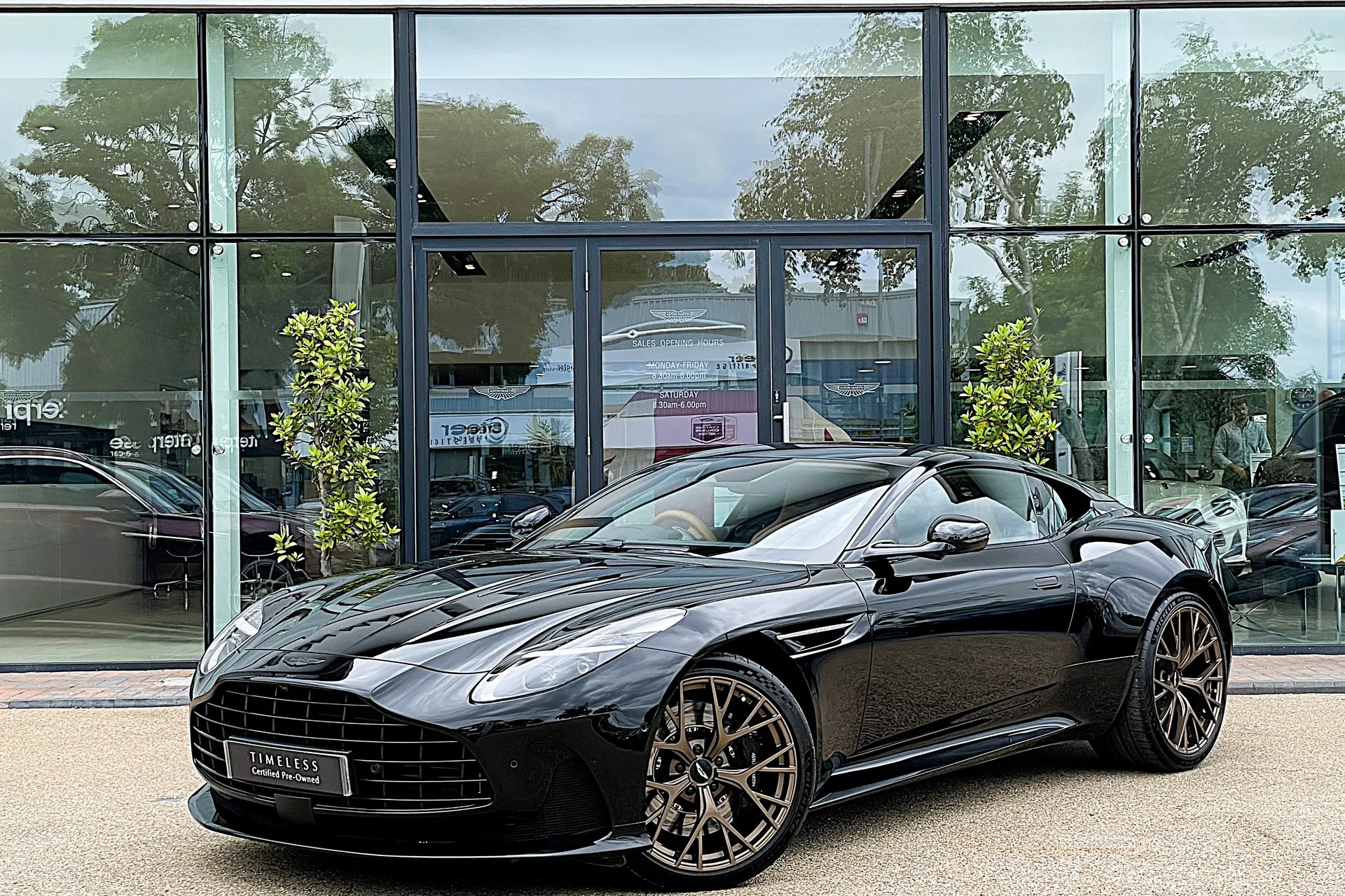 Aston Martin DB12 thumbnail image number 13