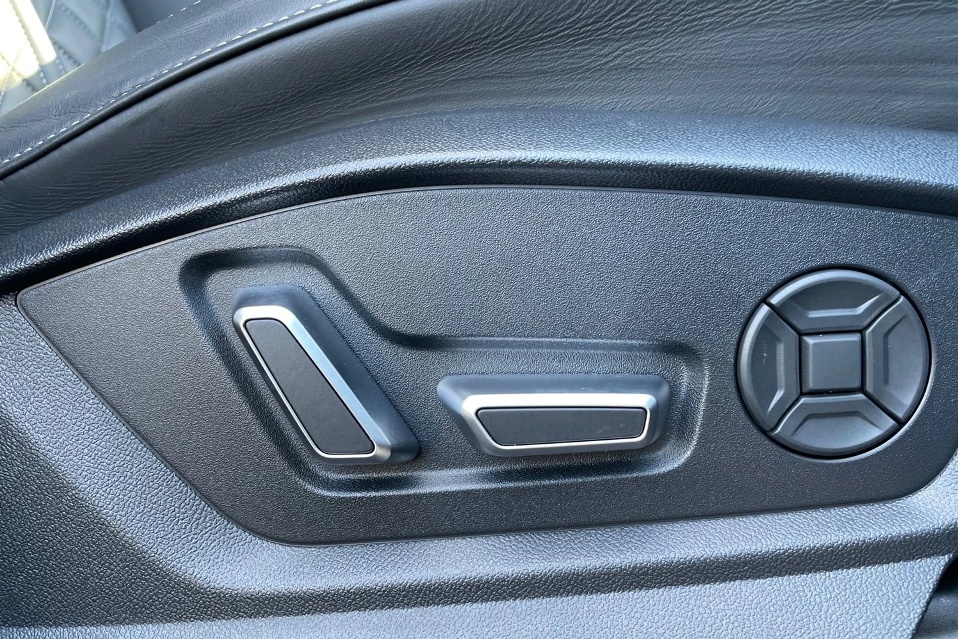 Audi SQ7 BLACK EDITION TFSI QU thumbnail image number 55