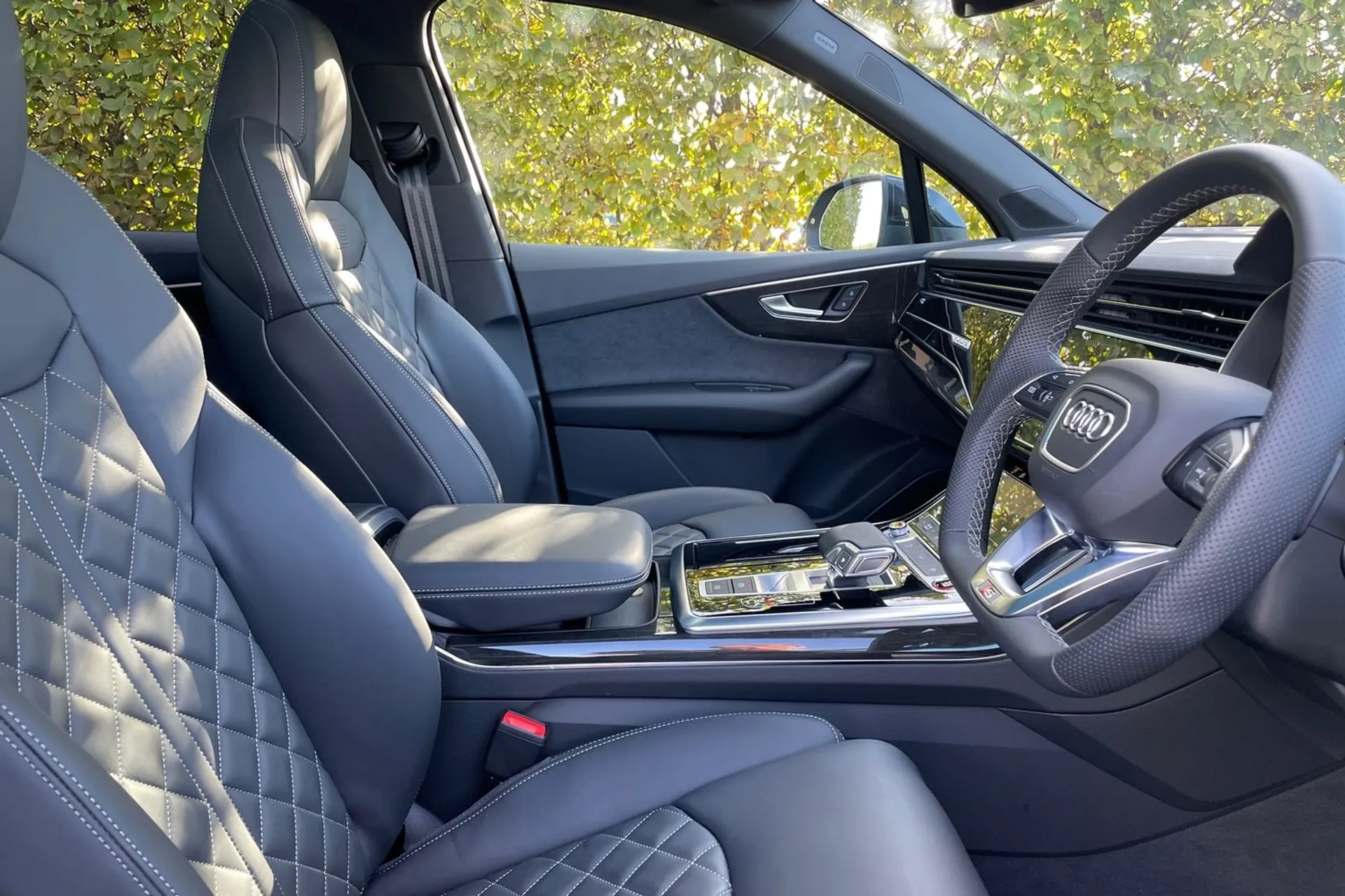 Audi SQ7 BLACK EDITION TFSI QU thumbnail image number 23