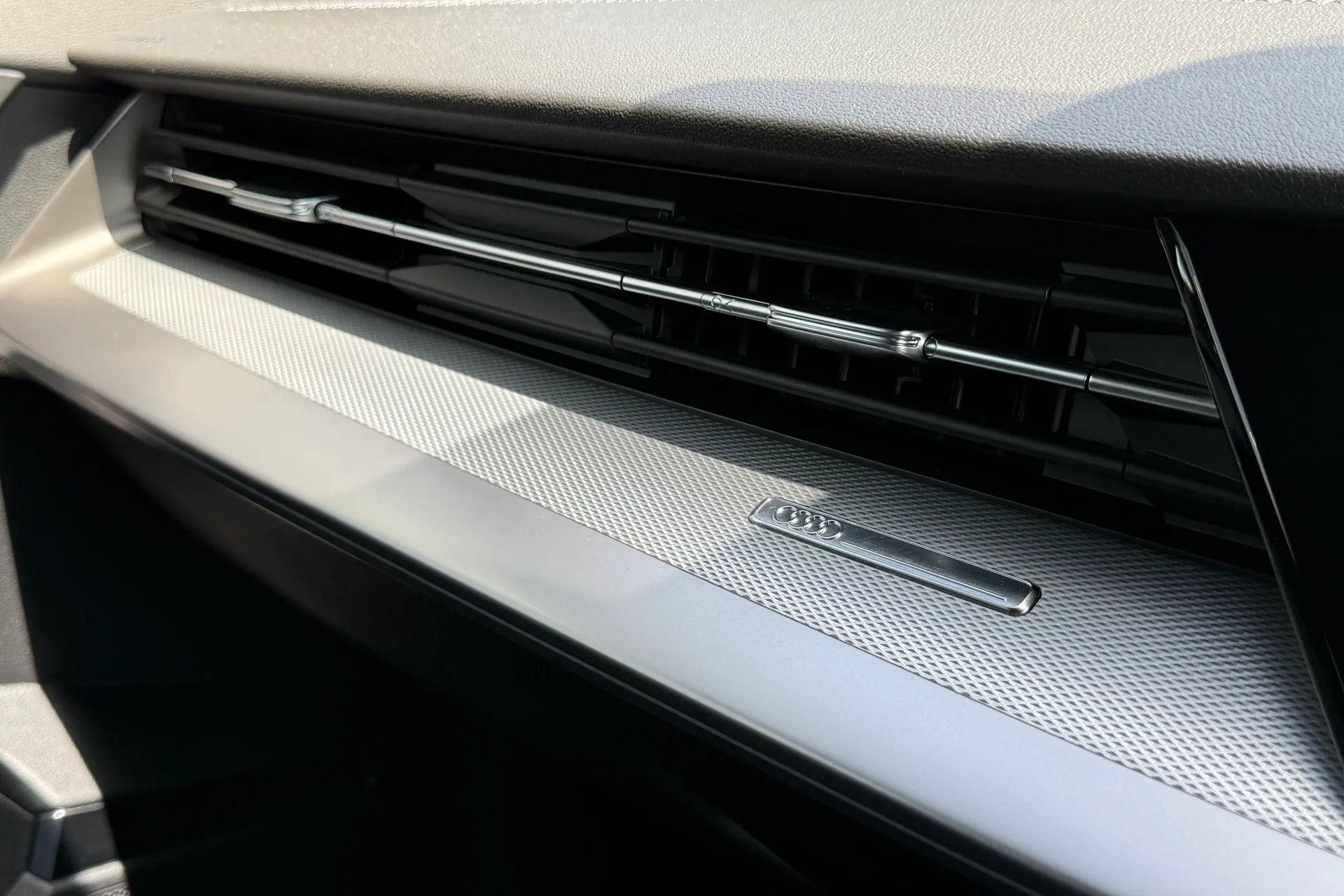 Audi A3 thumbnail image number 51