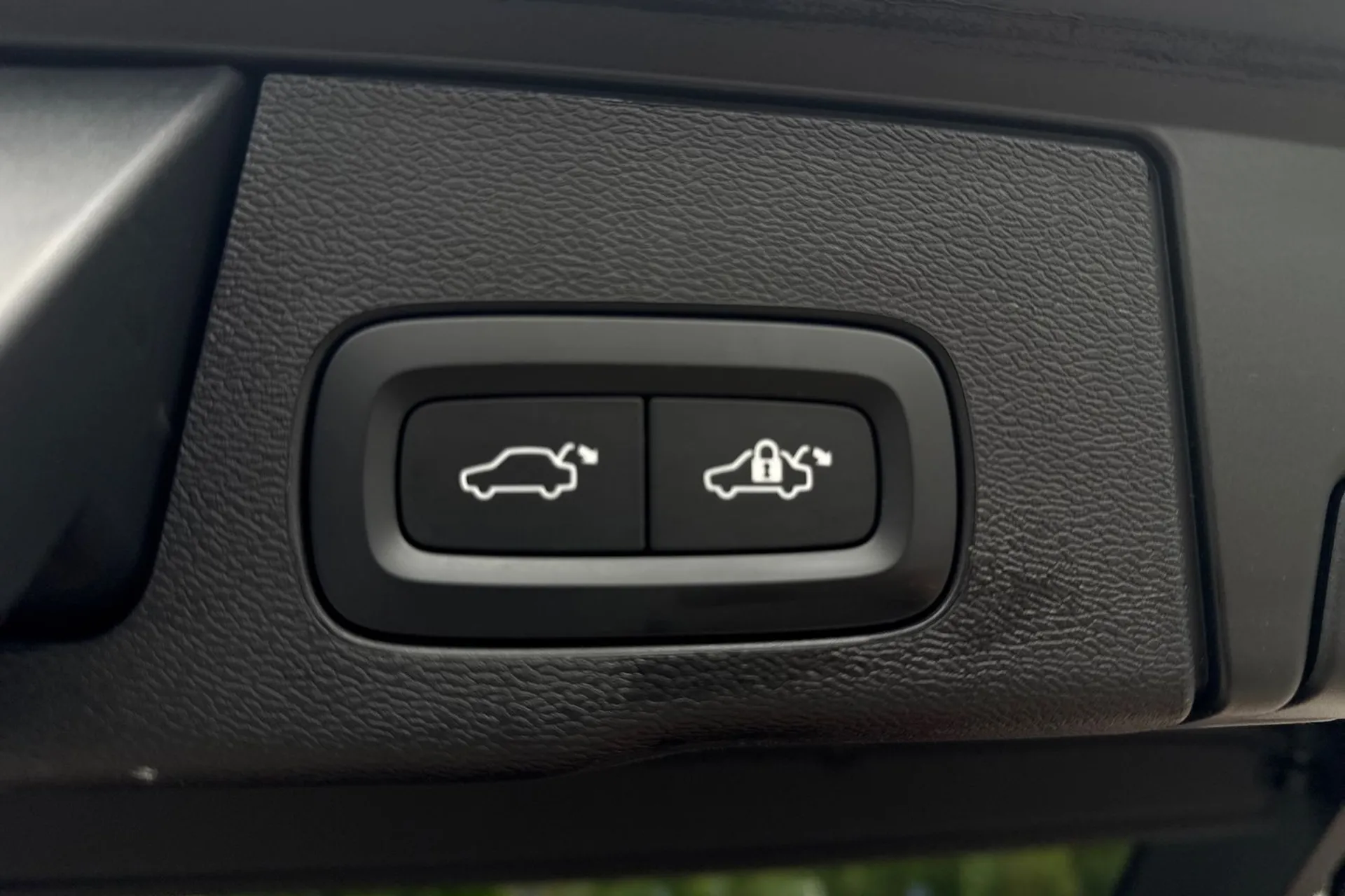 Volvo XC60 thumbnail image number 22