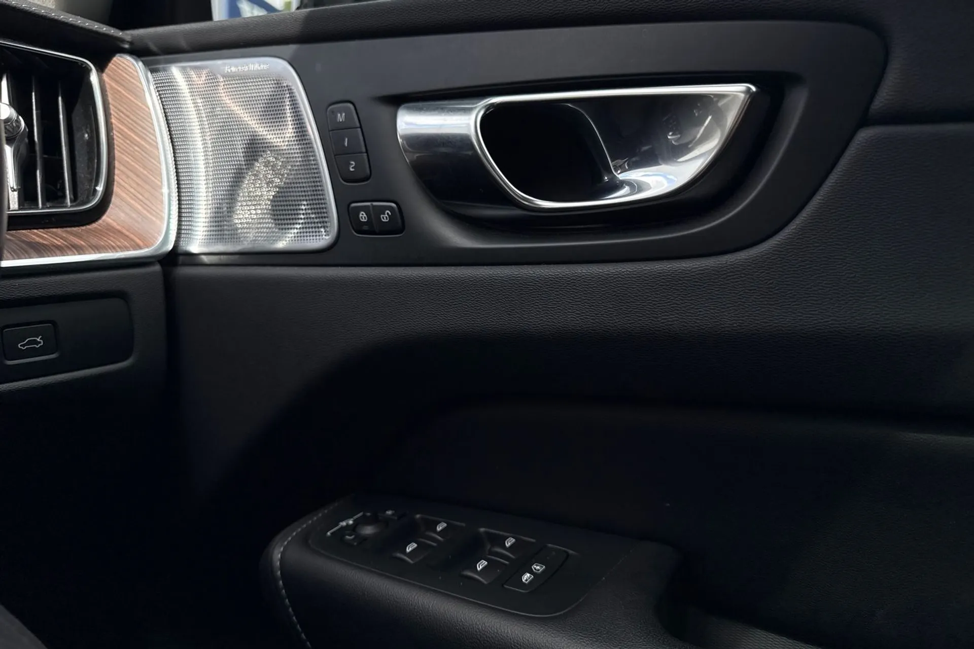 Volvo XC60 thumbnail image number 42