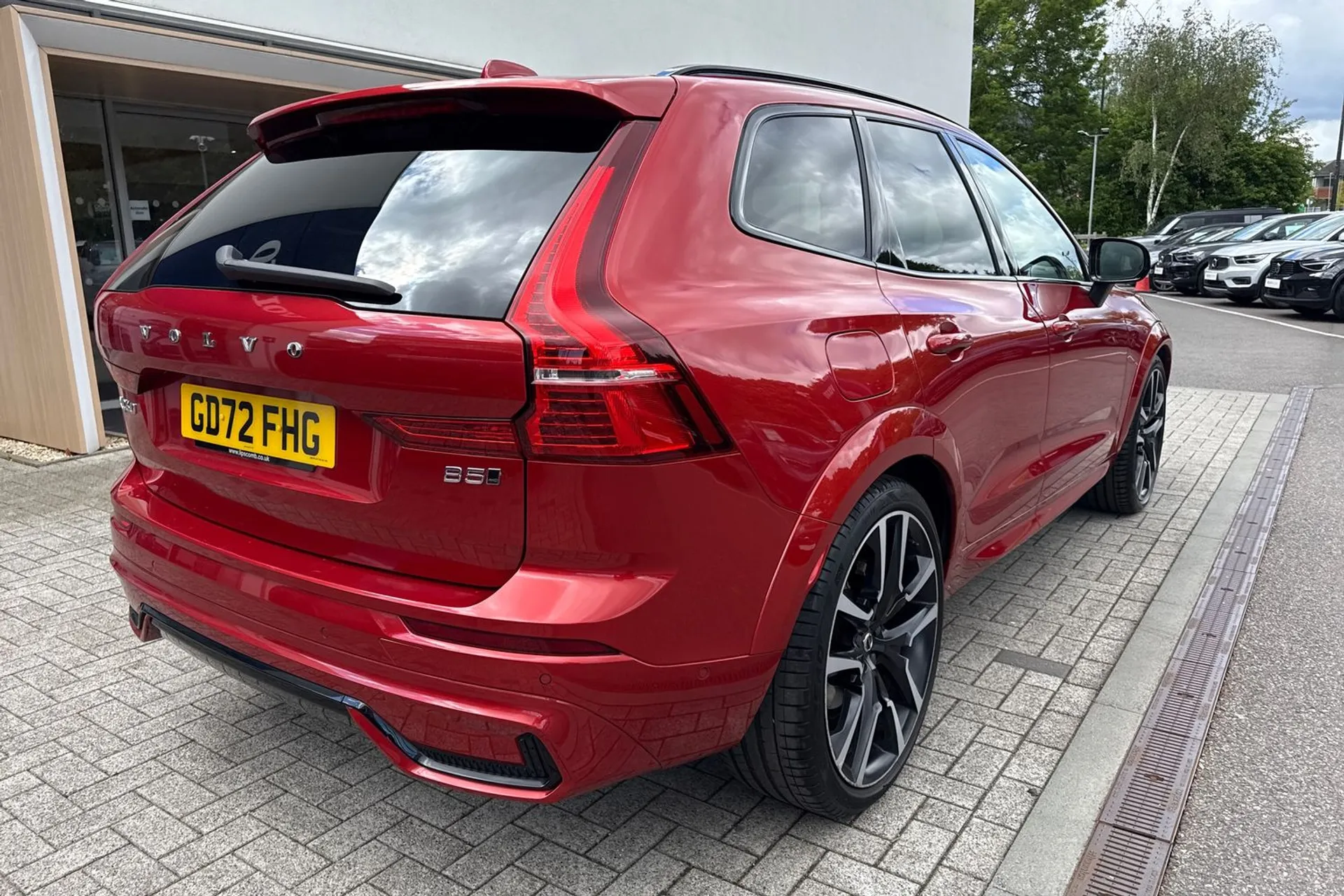Volvo XC60 thumbnail image number 9