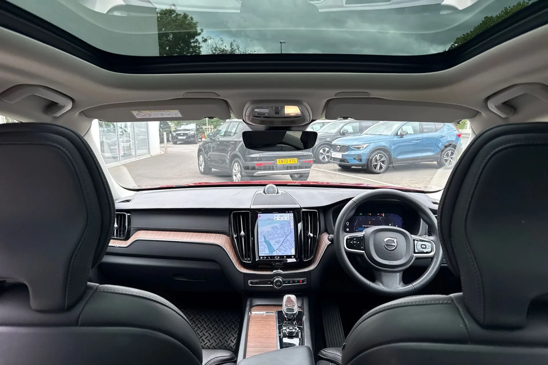 Volvo XC60 thumbnail image number 3