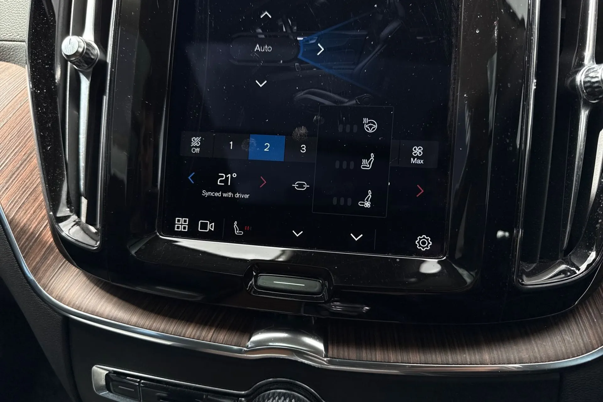 Volvo XC60 thumbnail image number 40