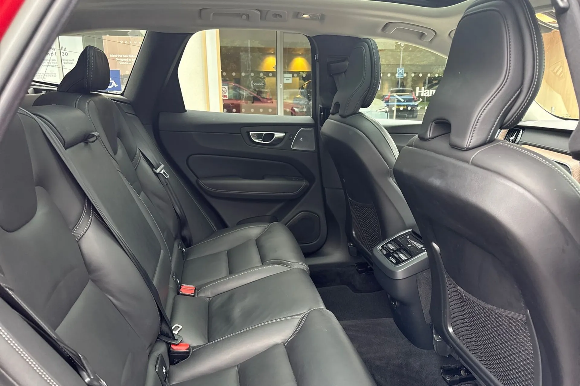 Volvo XC60 thumbnail image number 24