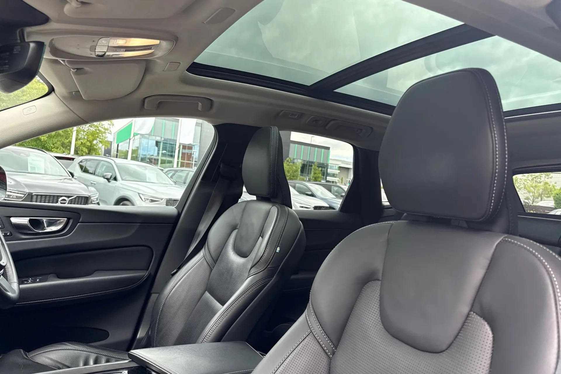 Volvo XC60 thumbnail image number 30