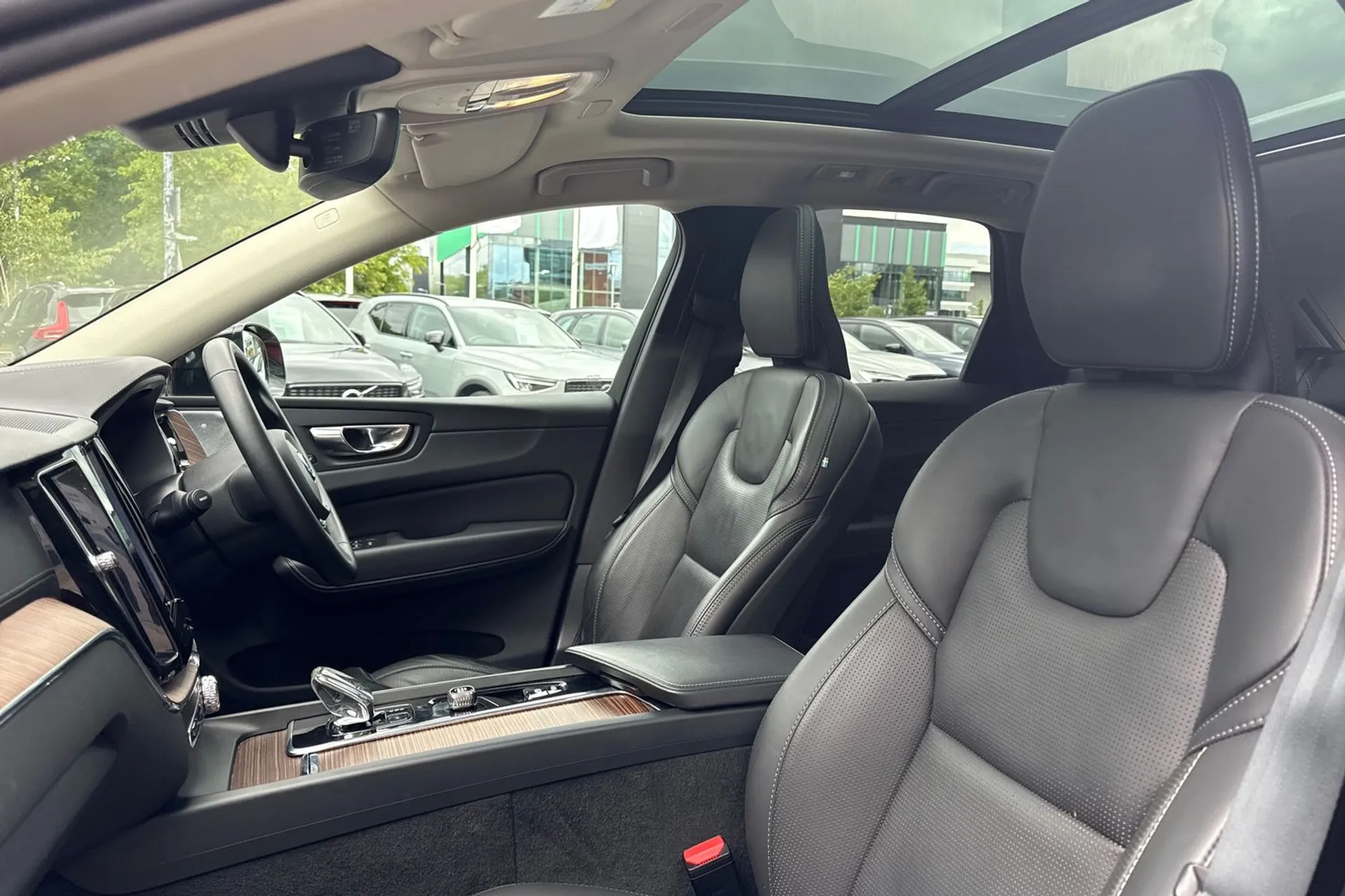 Volvo XC60 thumbnail image number 29