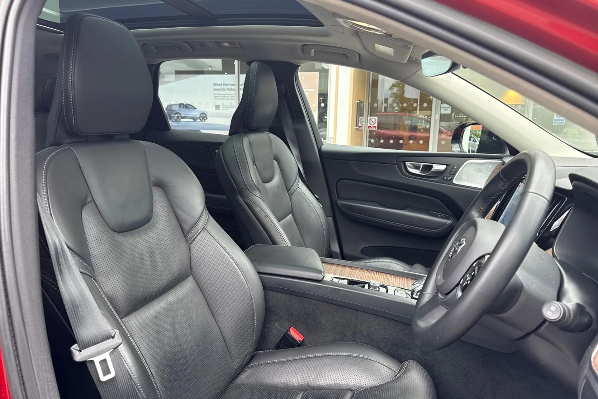Volvo XC60 thumbnail image number 27