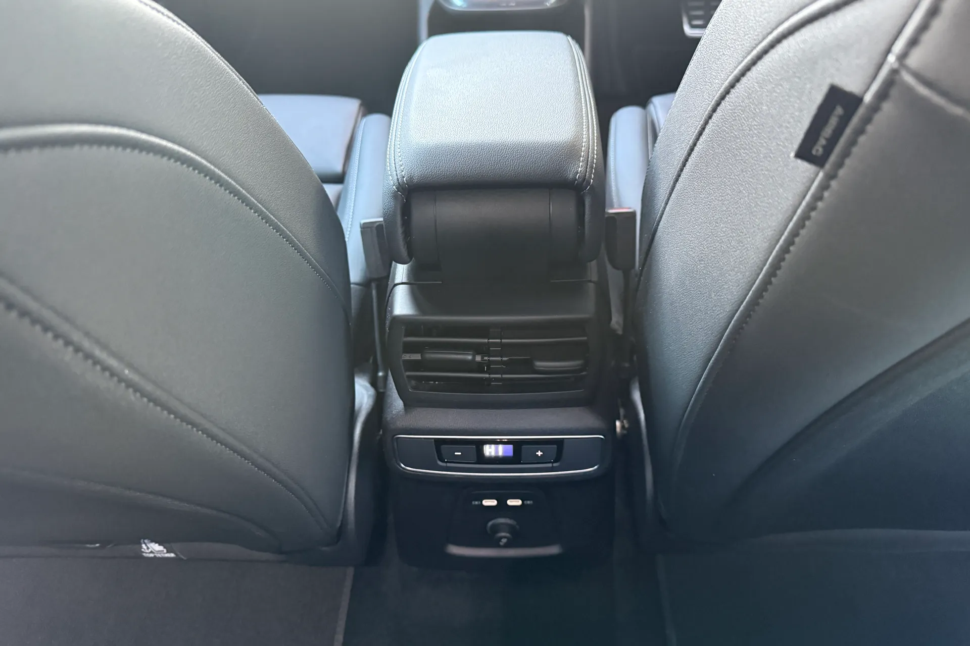 Audi Q4 thumbnail image number 37