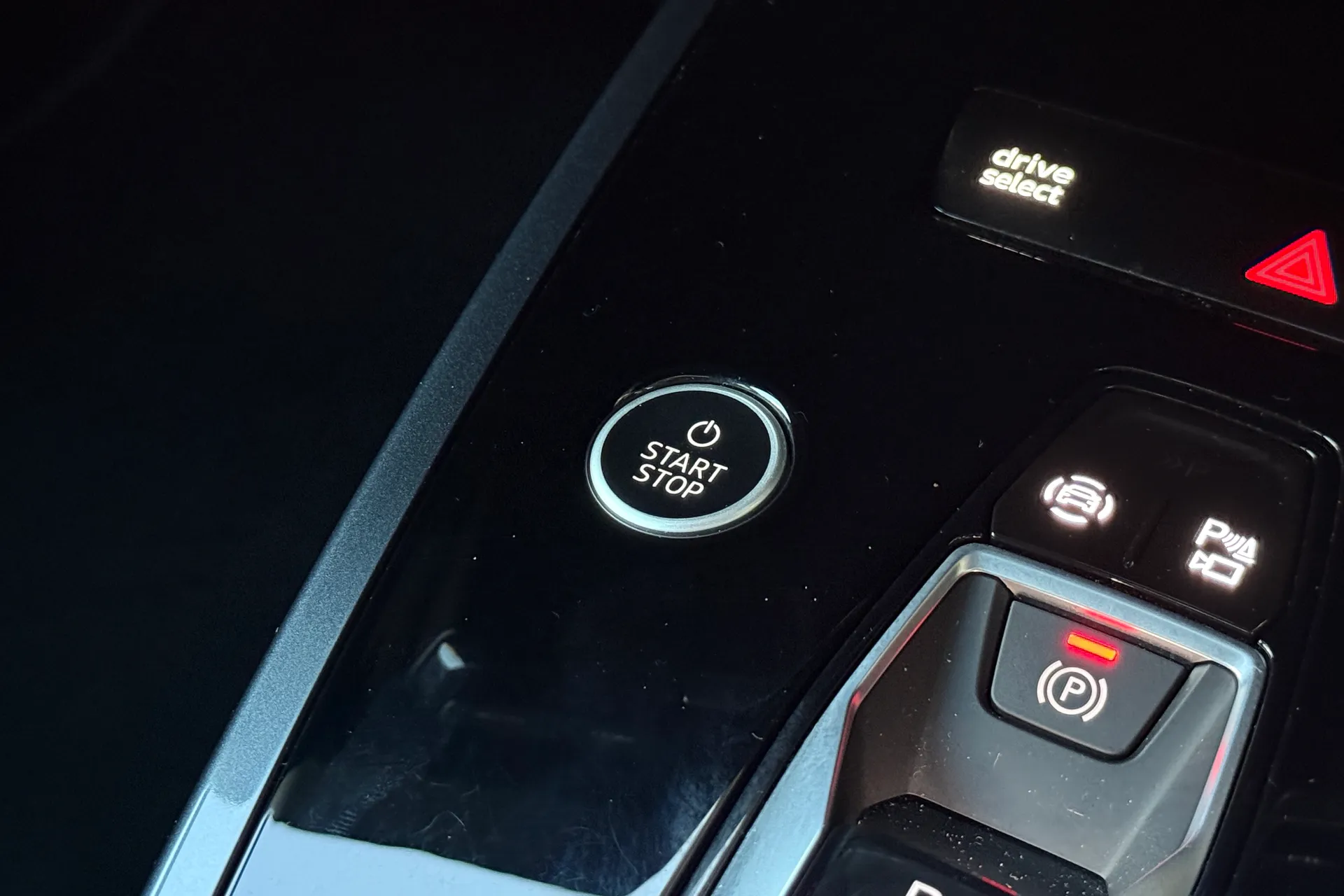 Audi Q4 thumbnail image number 21