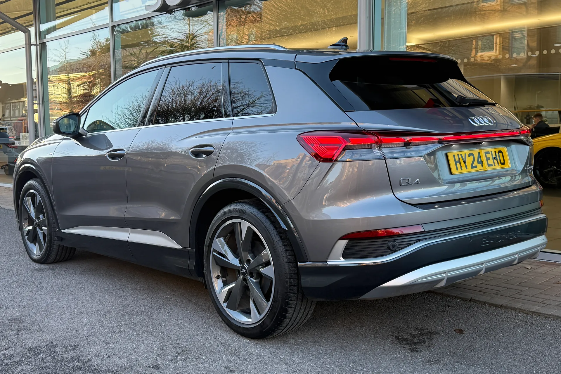 Audi Q4 thumbnail image number 8