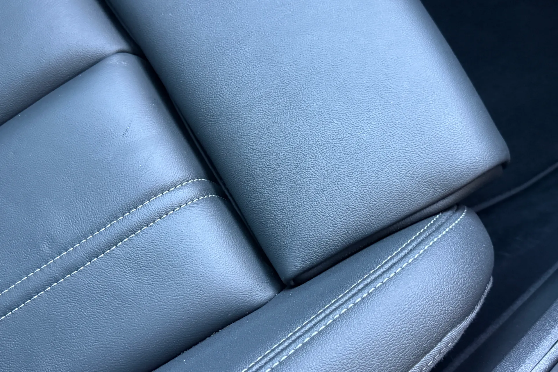 Audi Q4 thumbnail image number 24