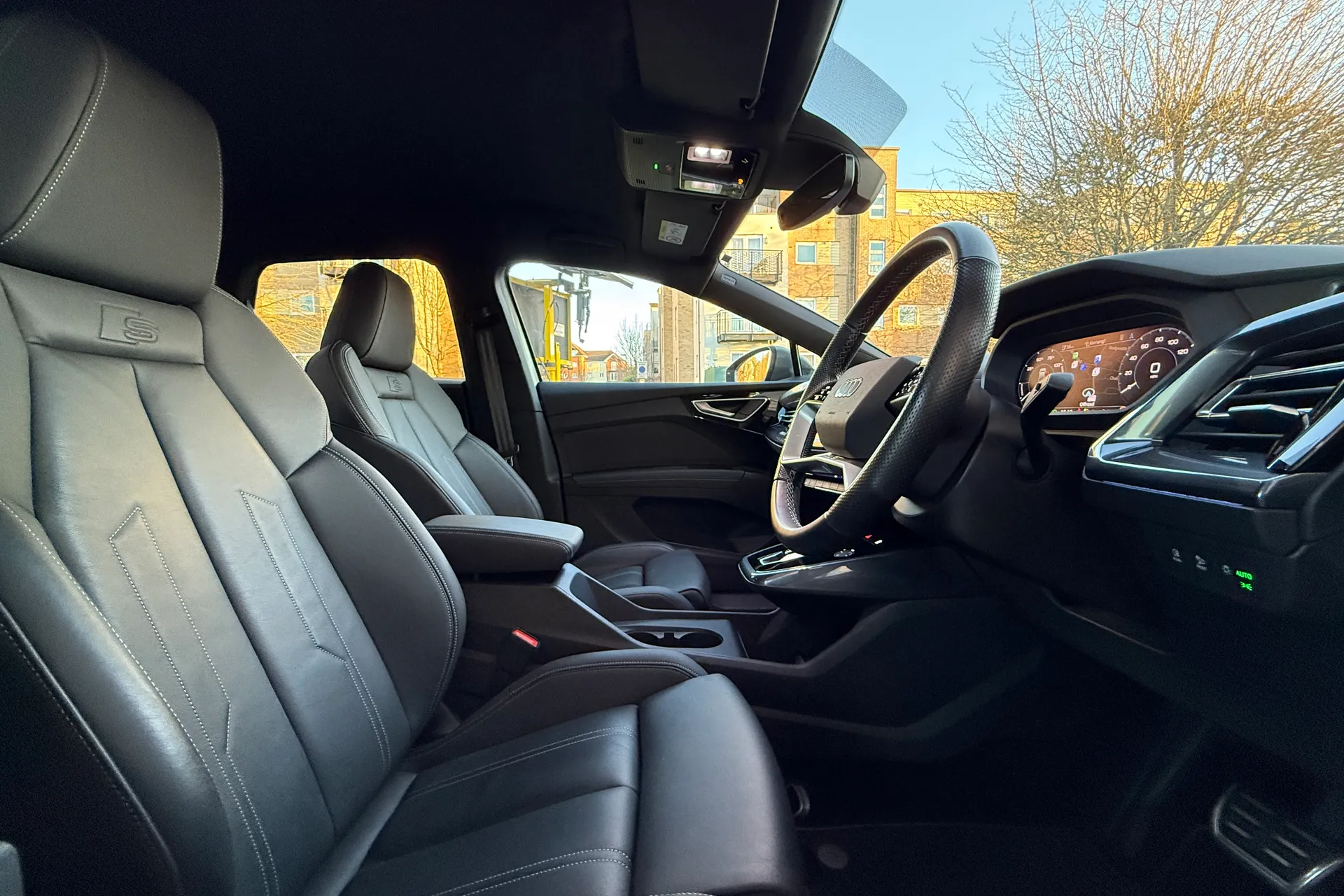 Audi Q4 thumbnail image number 31