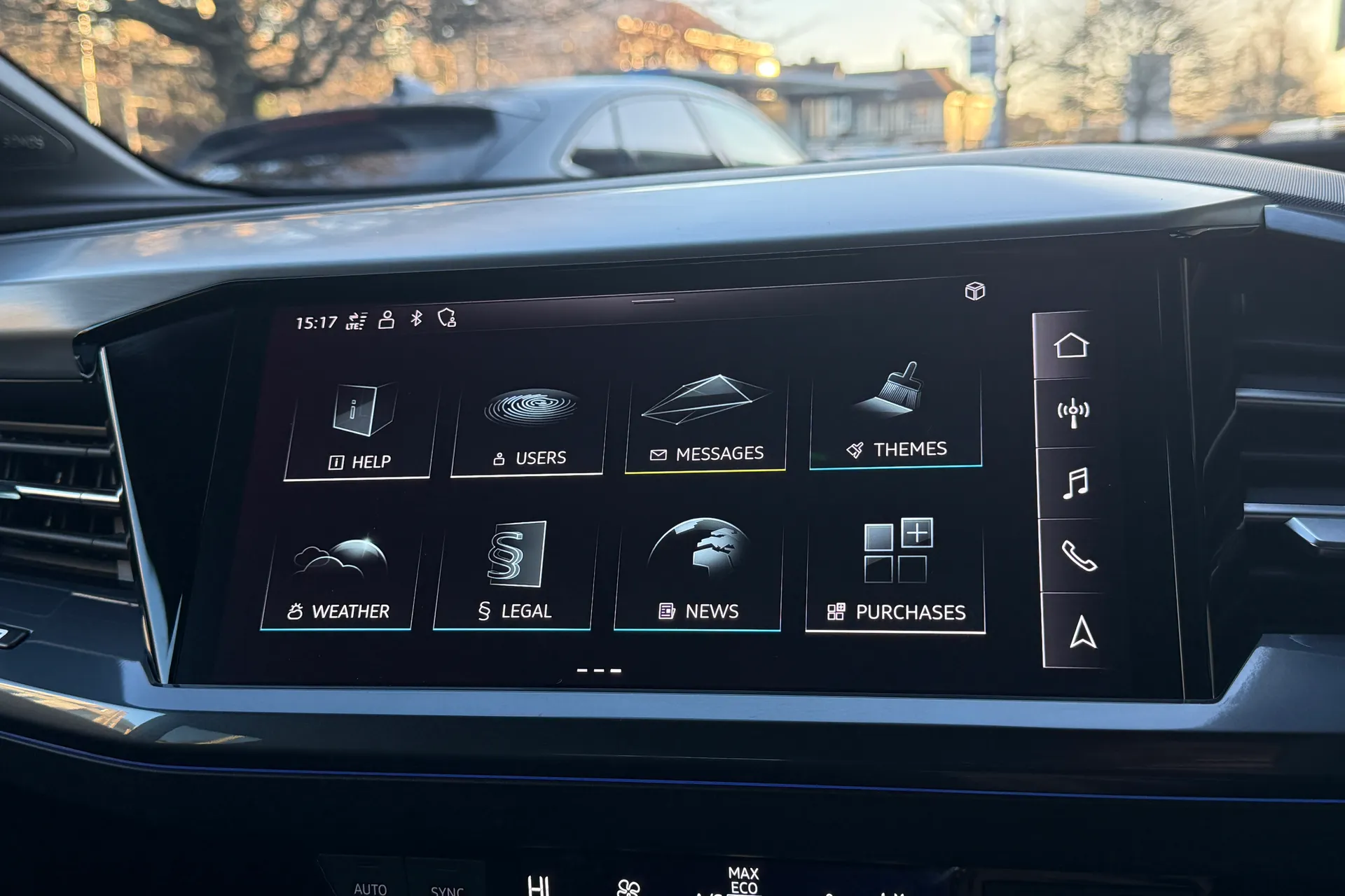 Audi Q4 thumbnail image number 18