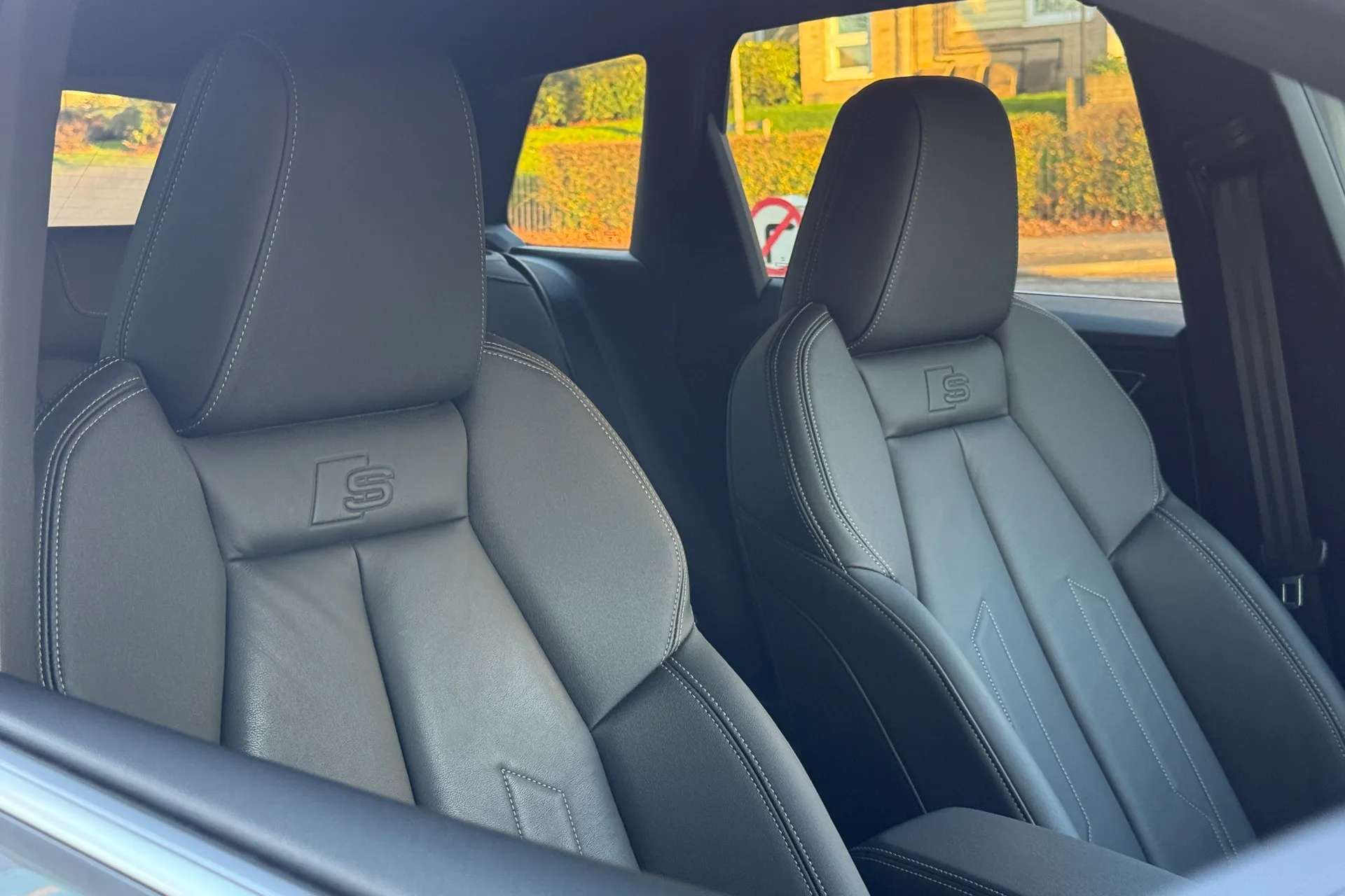 Audi Q4 thumbnail image number 30