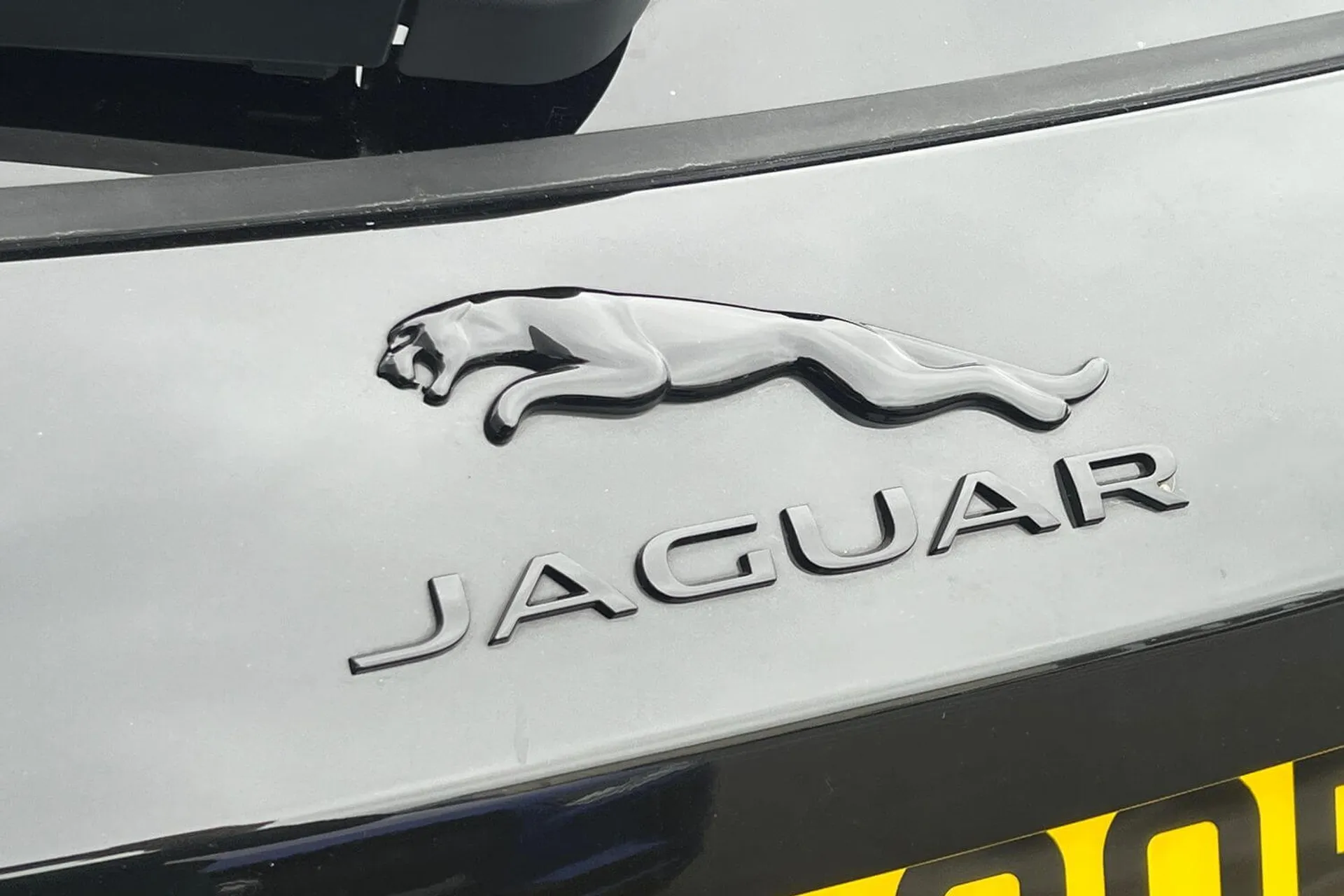 Jaguar F-PACE thumbnail image number 54