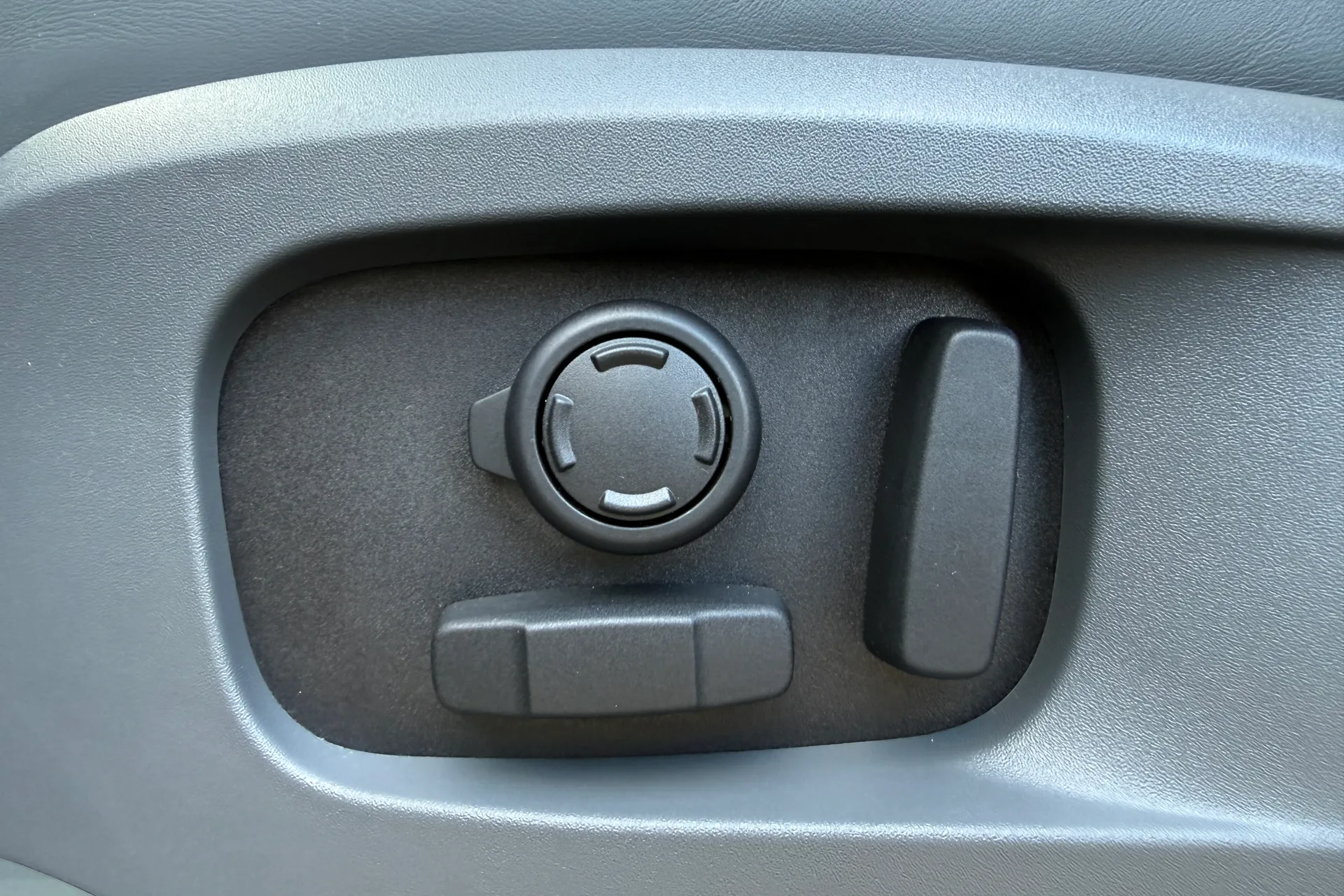 LAND ROVER DEFENDER thumbnail image number 18