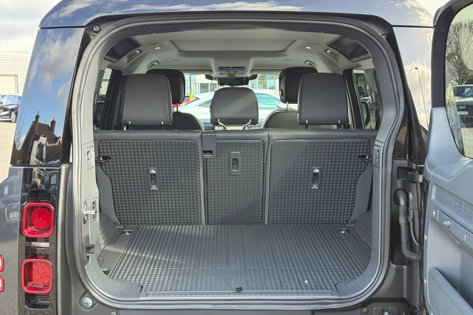 LAND ROVER DEFENDER thumbnail image number 37