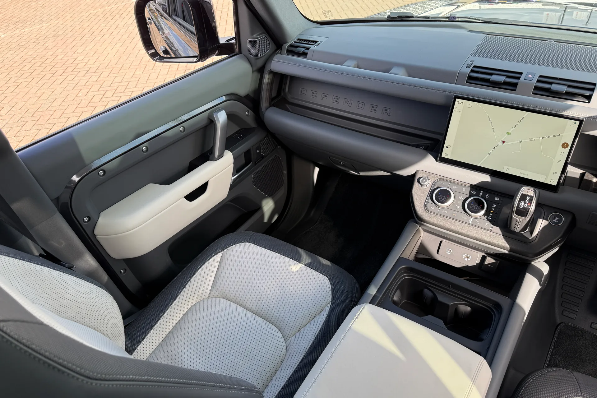 LAND ROVER DEFENDER thumbnail image number 42