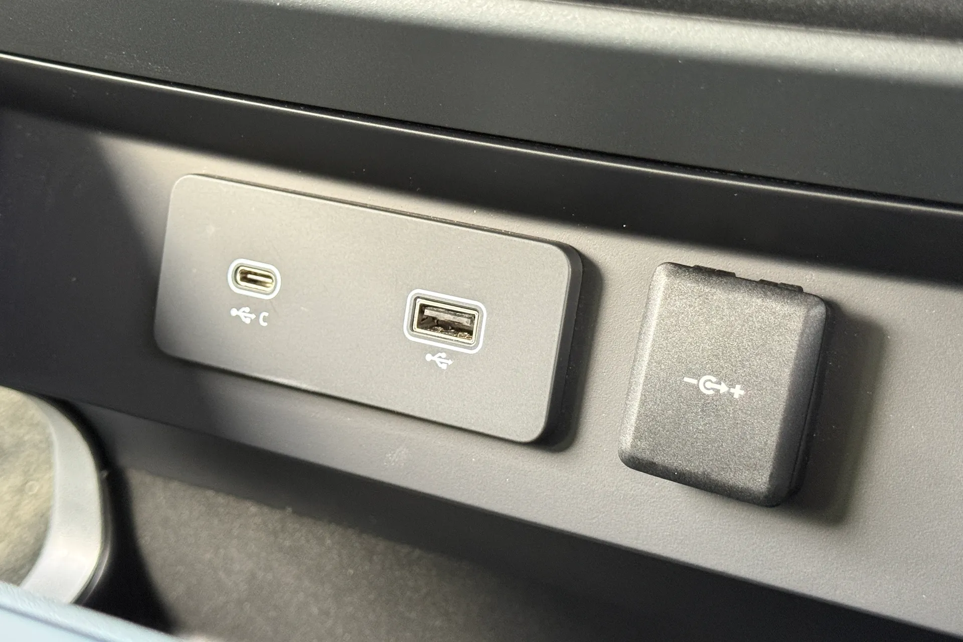 LAND ROVER DEFENDER thumbnail image number 58