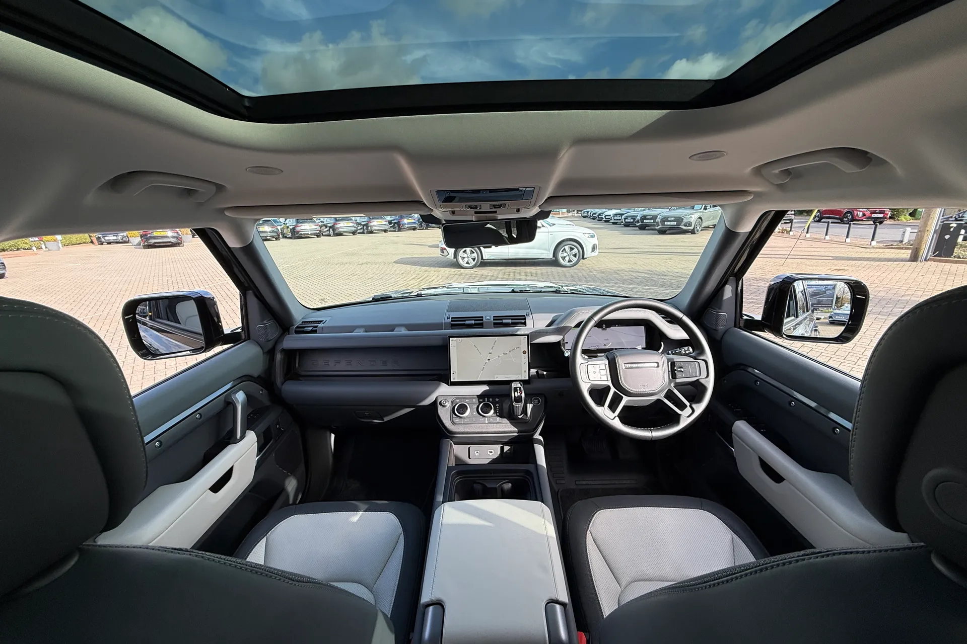 LAND ROVER DEFENDER thumbnail image number 3