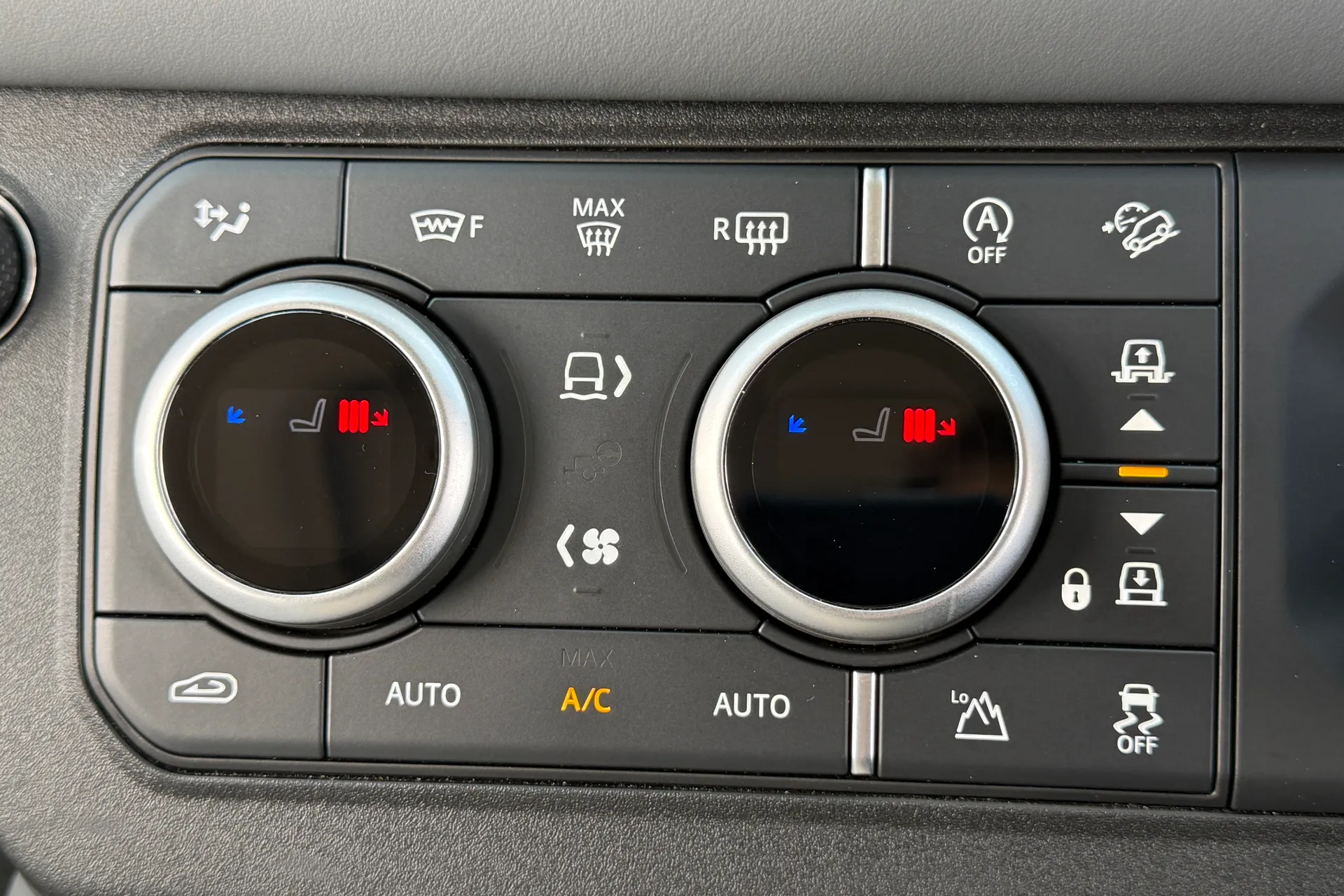 LAND ROVER DEFENDER thumbnail image number 16