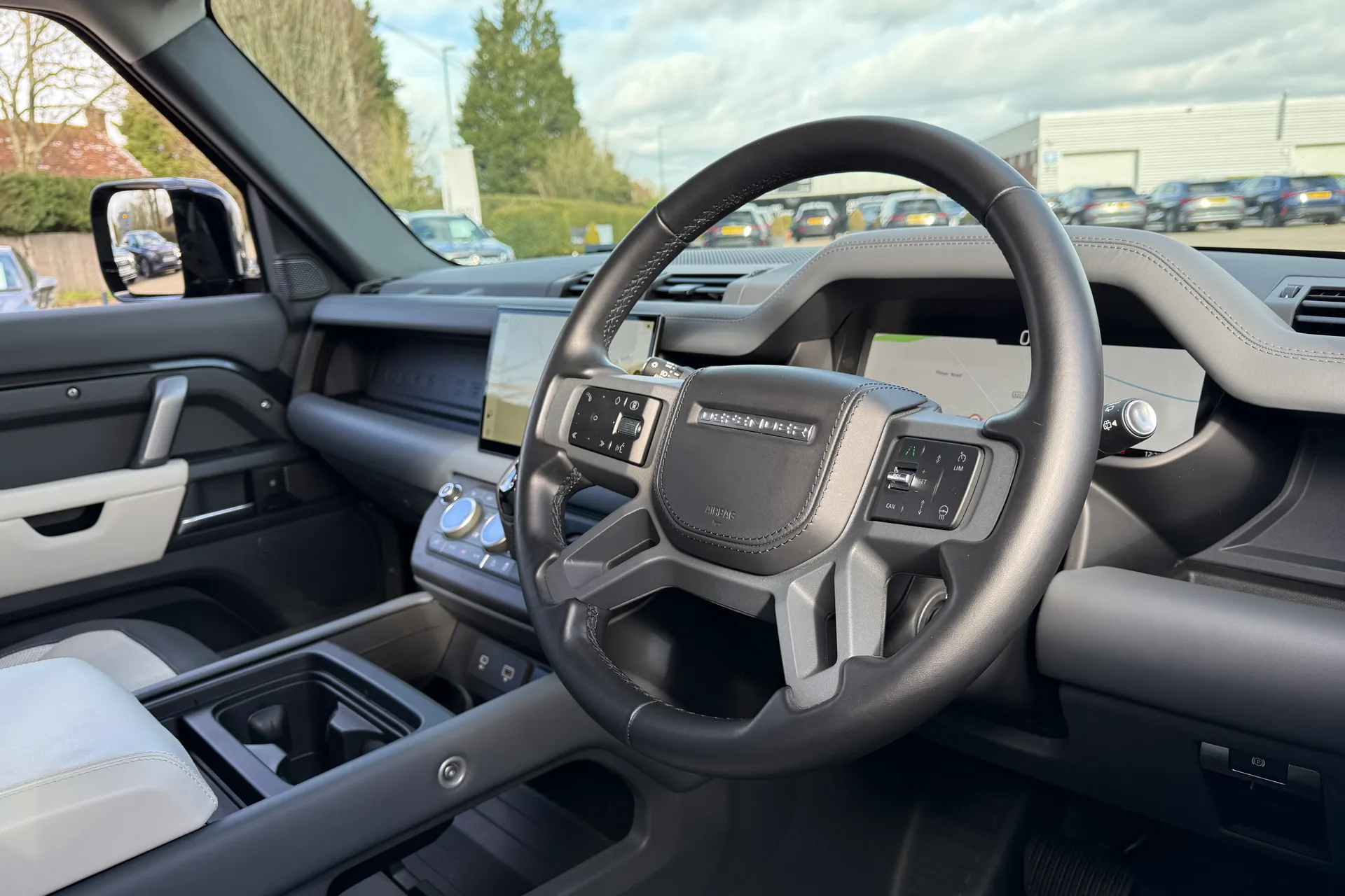 LAND ROVER DEFENDER thumbnail image number 27