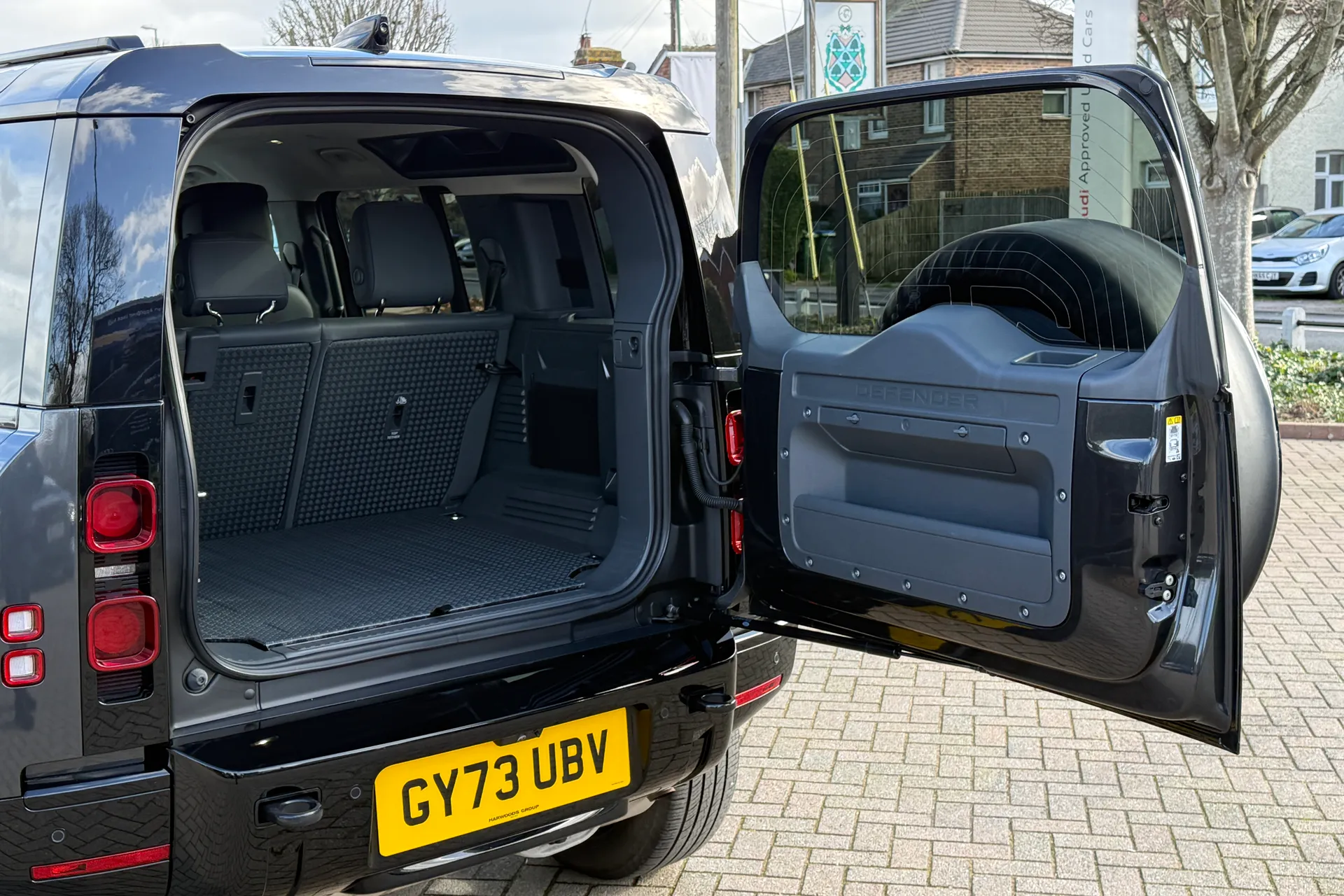 LAND ROVER DEFENDER thumbnail image number 36