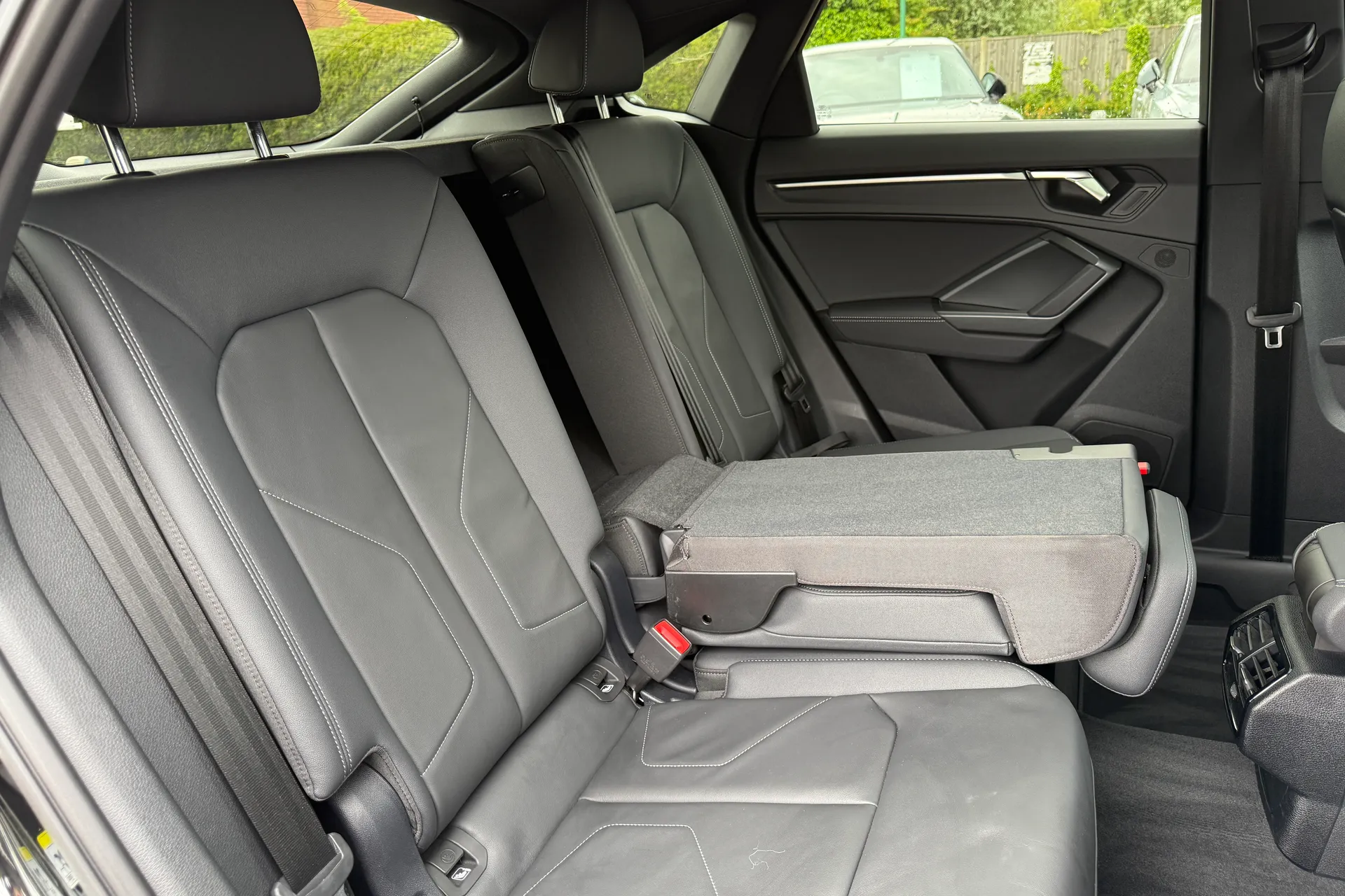 Audi Q3 thumbnail image number 54