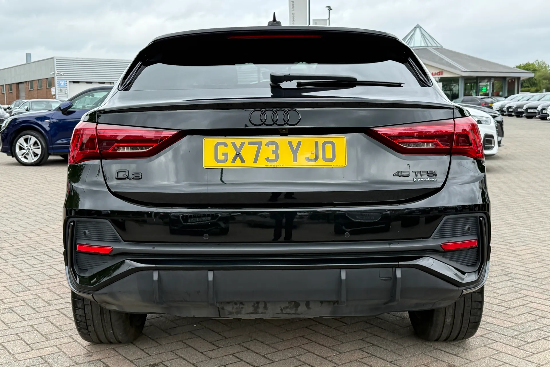 Audi Q3 thumbnail image number 40