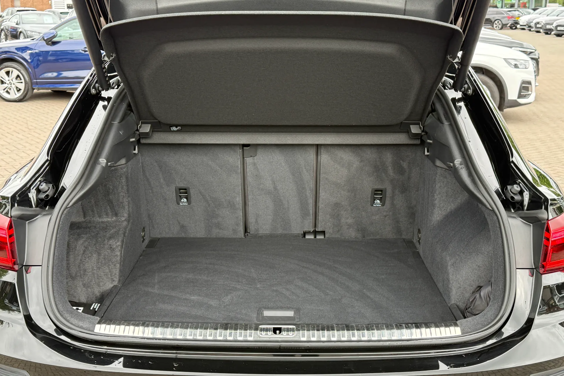 Audi Q3 thumbnail image number 42