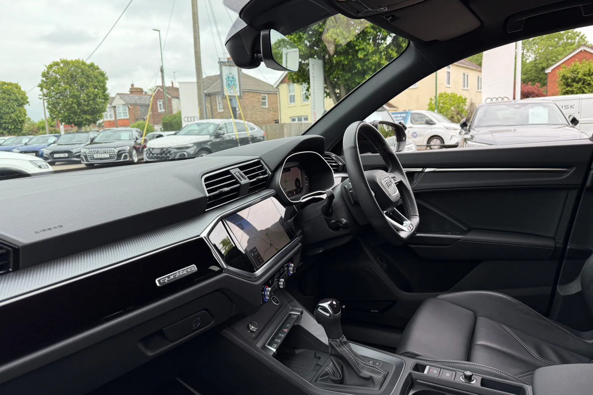 Audi Q3 thumbnail image number 33
