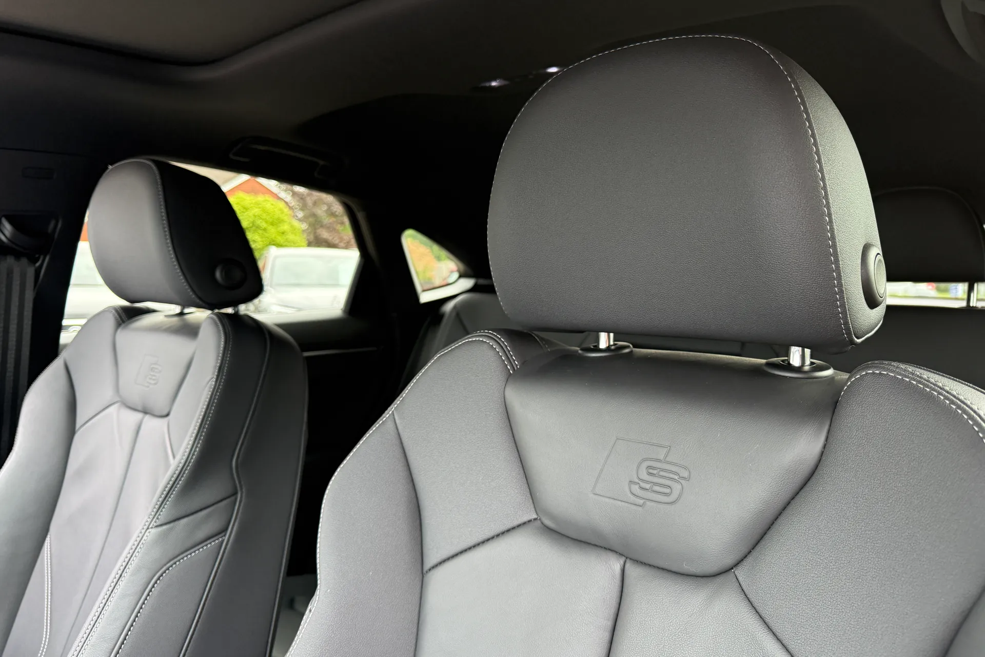 Audi Q3 thumbnail image number 35