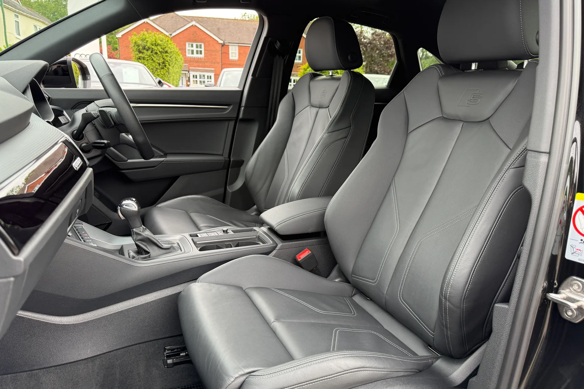 Audi Q3 thumbnail image number 34
