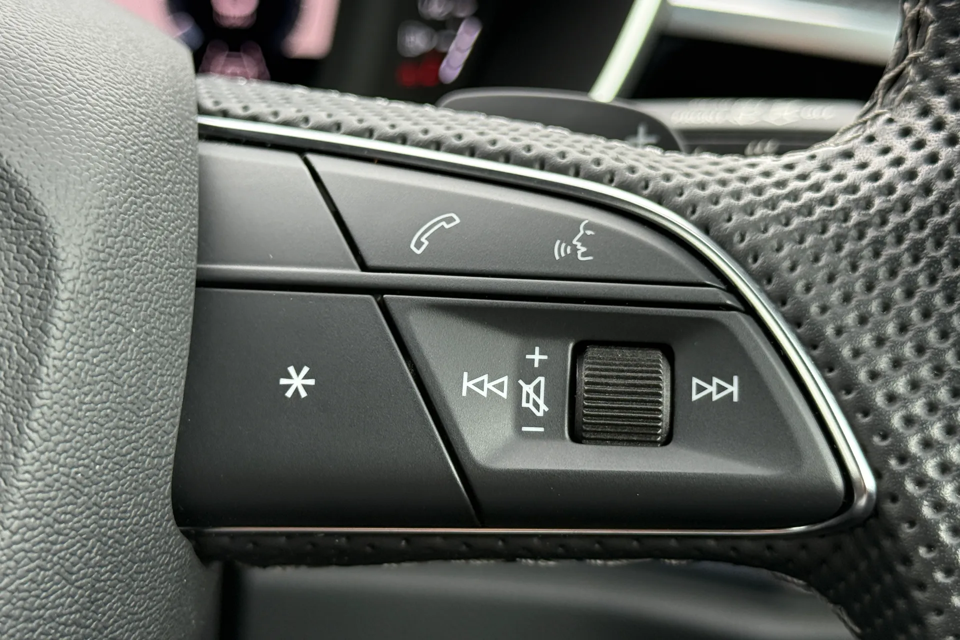 Audi Q3 thumbnail image number 26