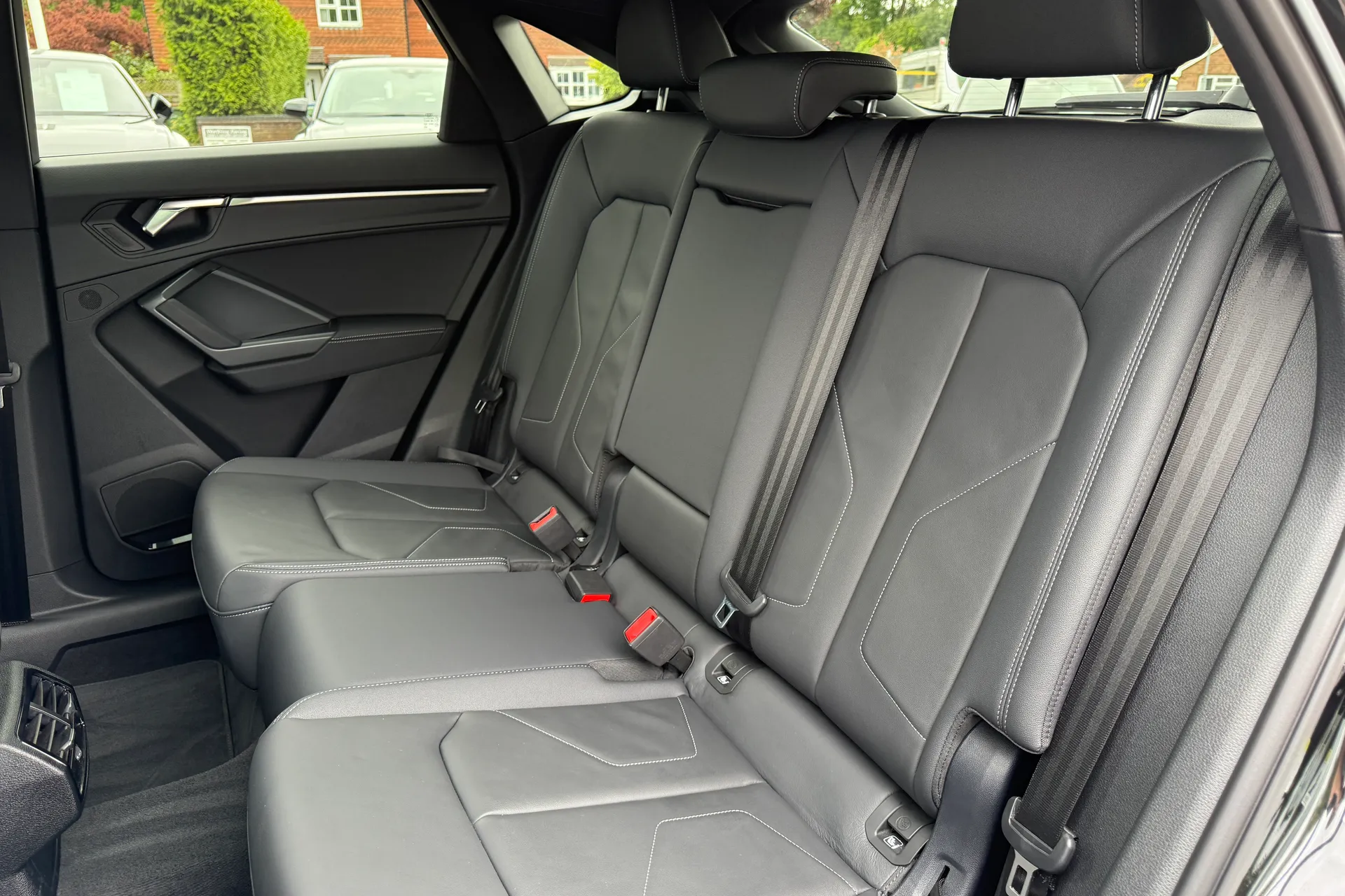 Audi Q3 thumbnail image number 50