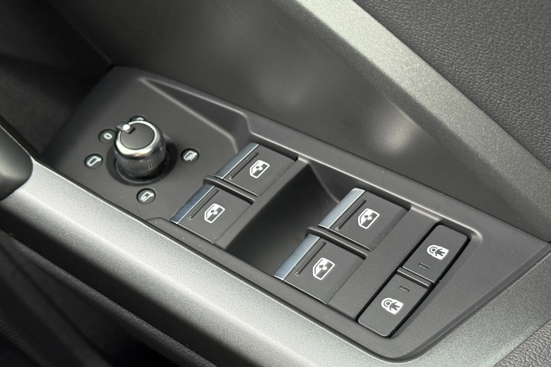 Audi Q3 thumbnail image number 23