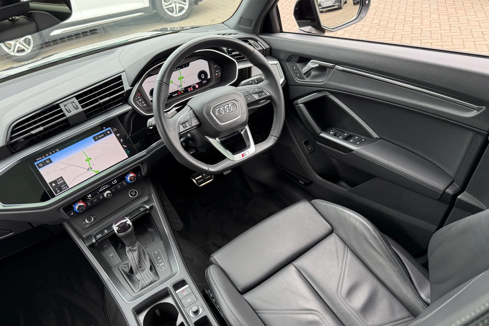Audi Q3 thumbnail image number 49