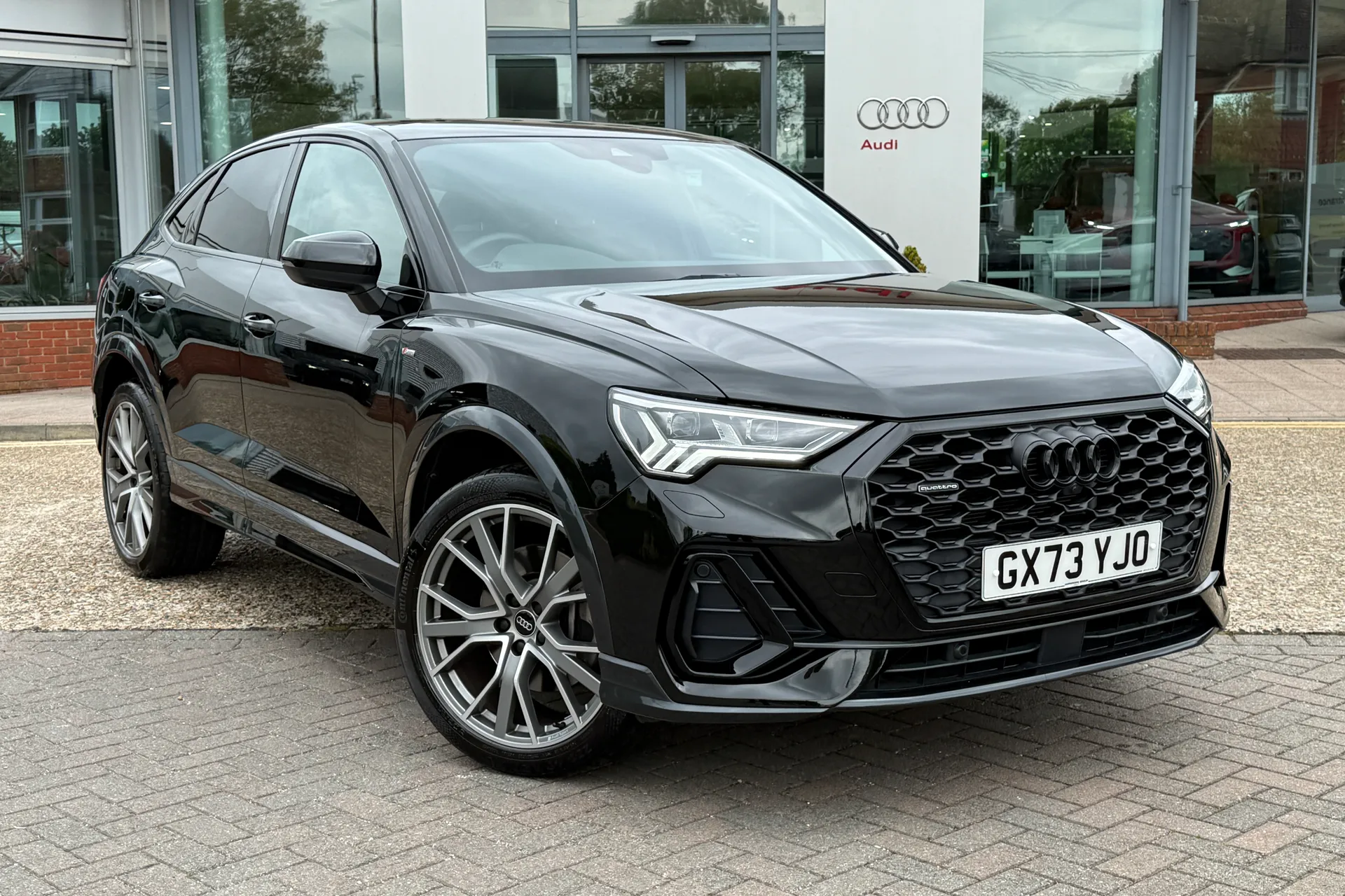 Audi Q3 thumbnail image number 28