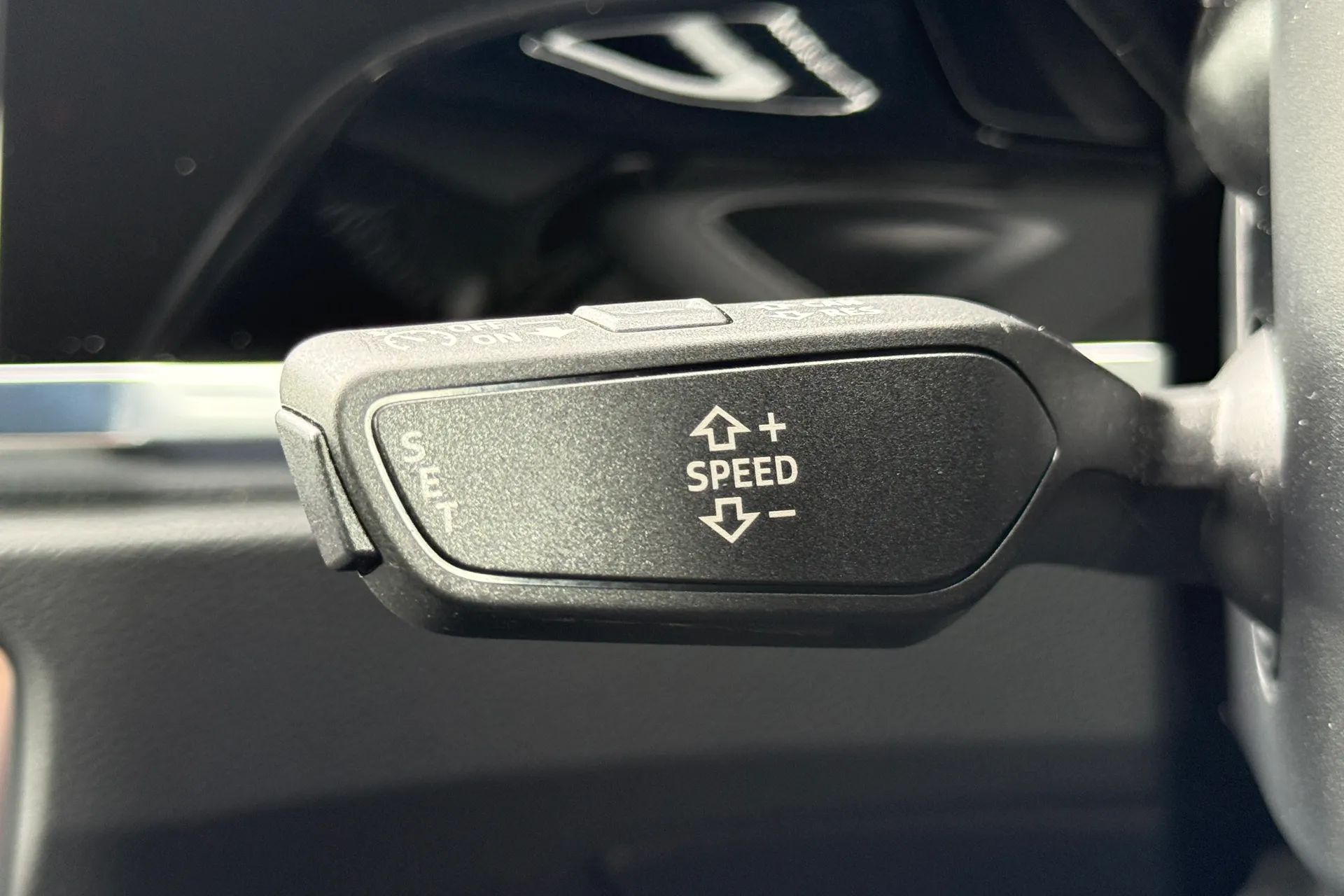 Audi Q3 thumbnail image number 21