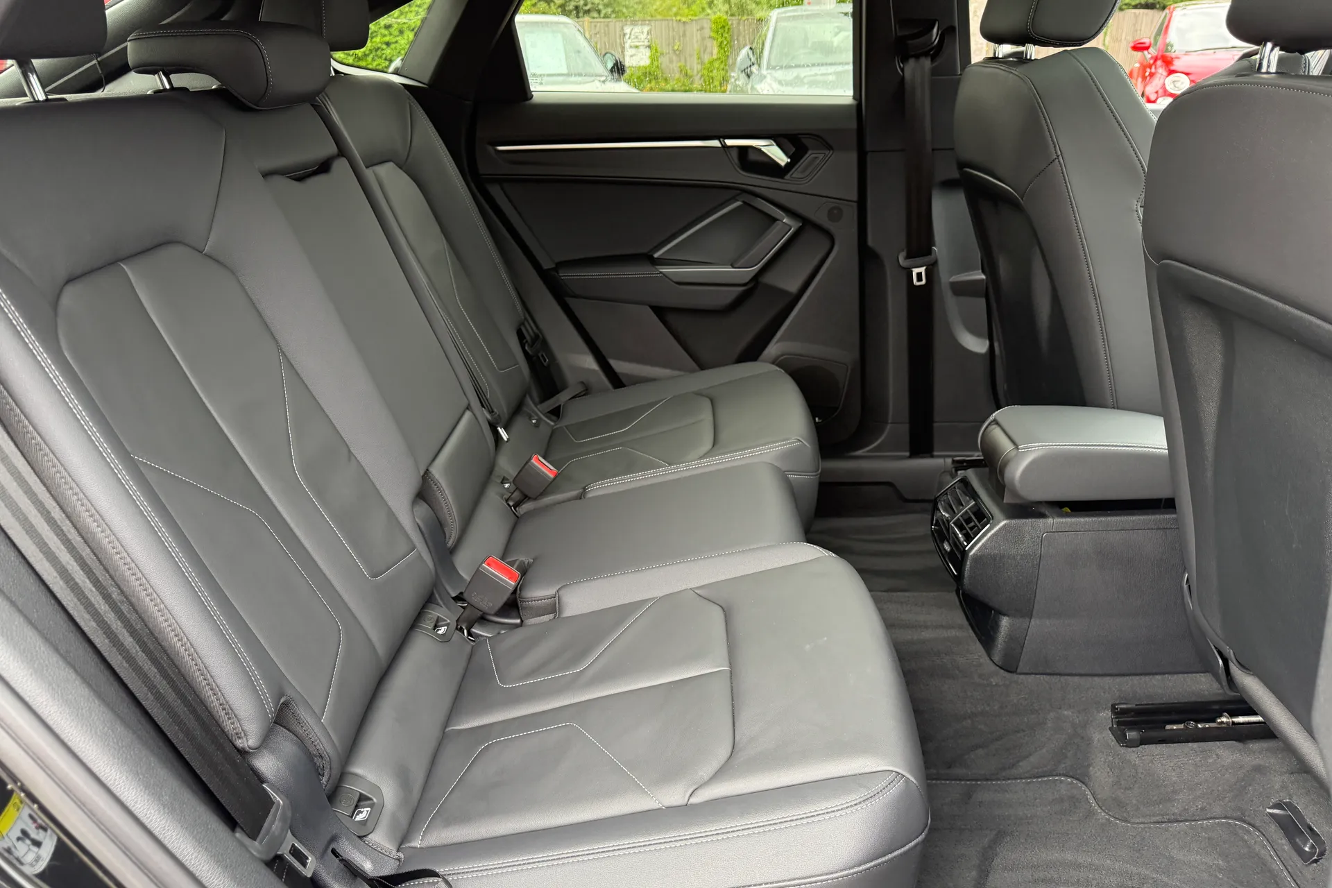 Audi Q3 thumbnail image number 52