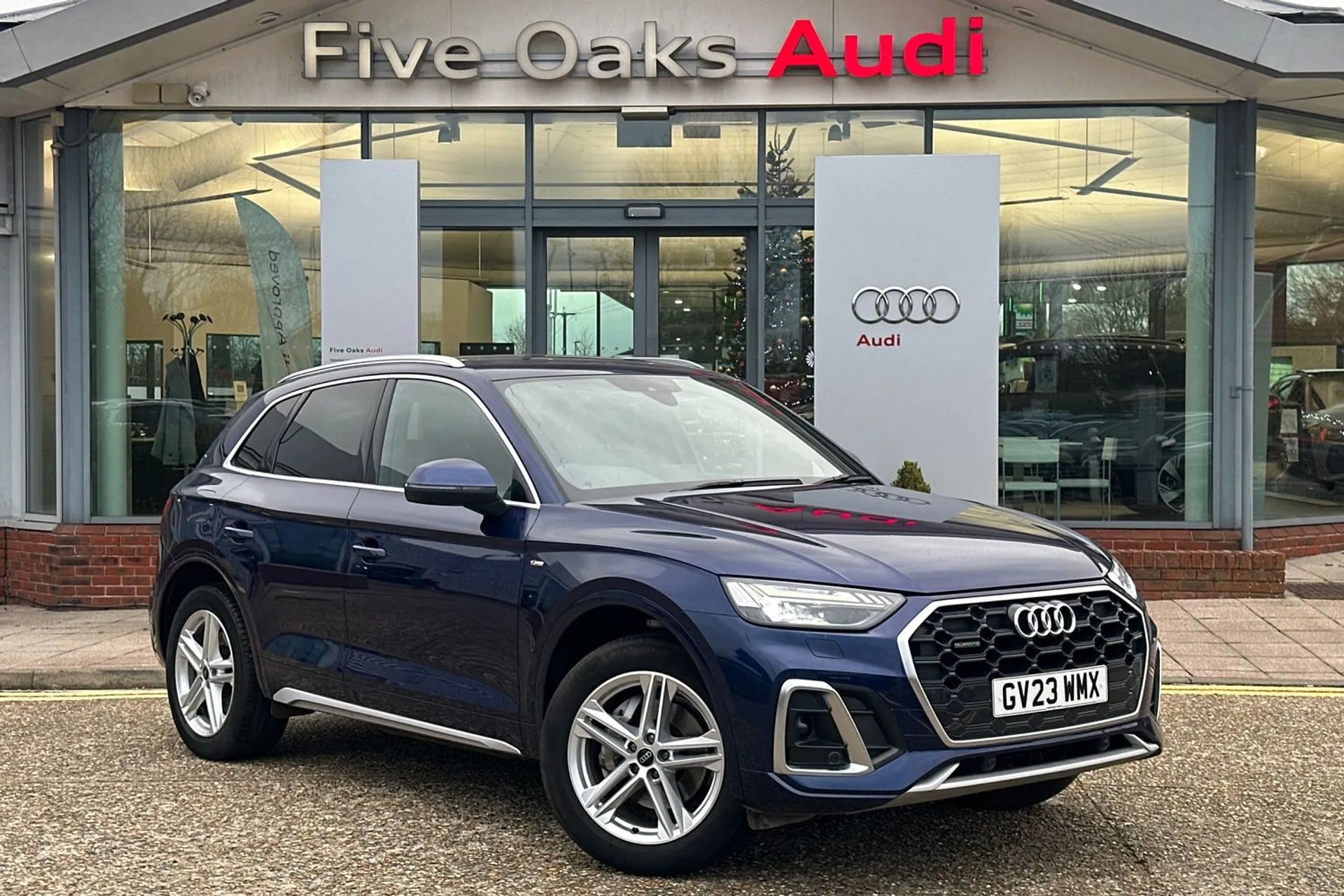 Audi Q5 focused image