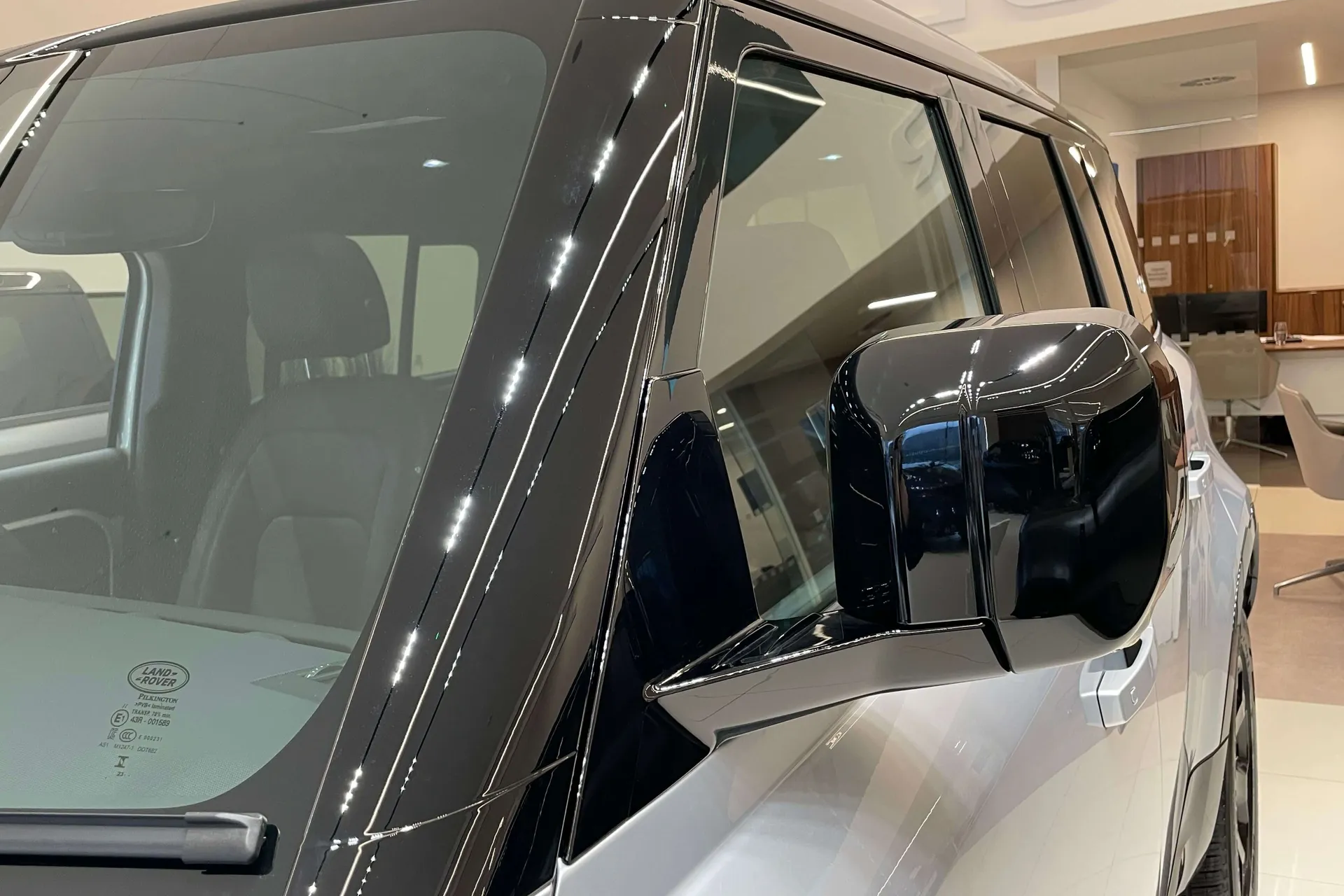 LAND ROVER Defender 110 thumbnail image number 40