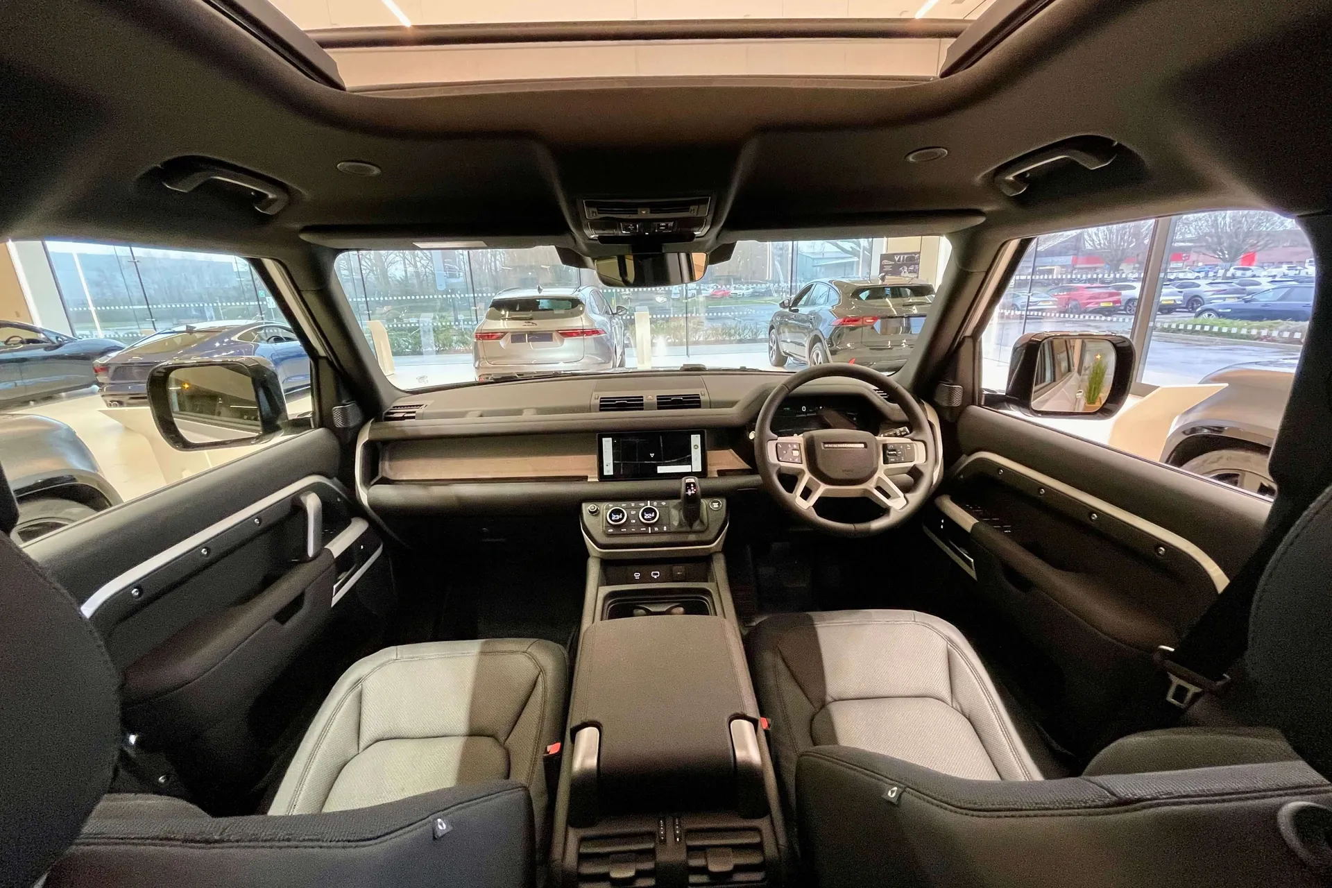 LAND ROVER Defender 110 thumbnail image number 3